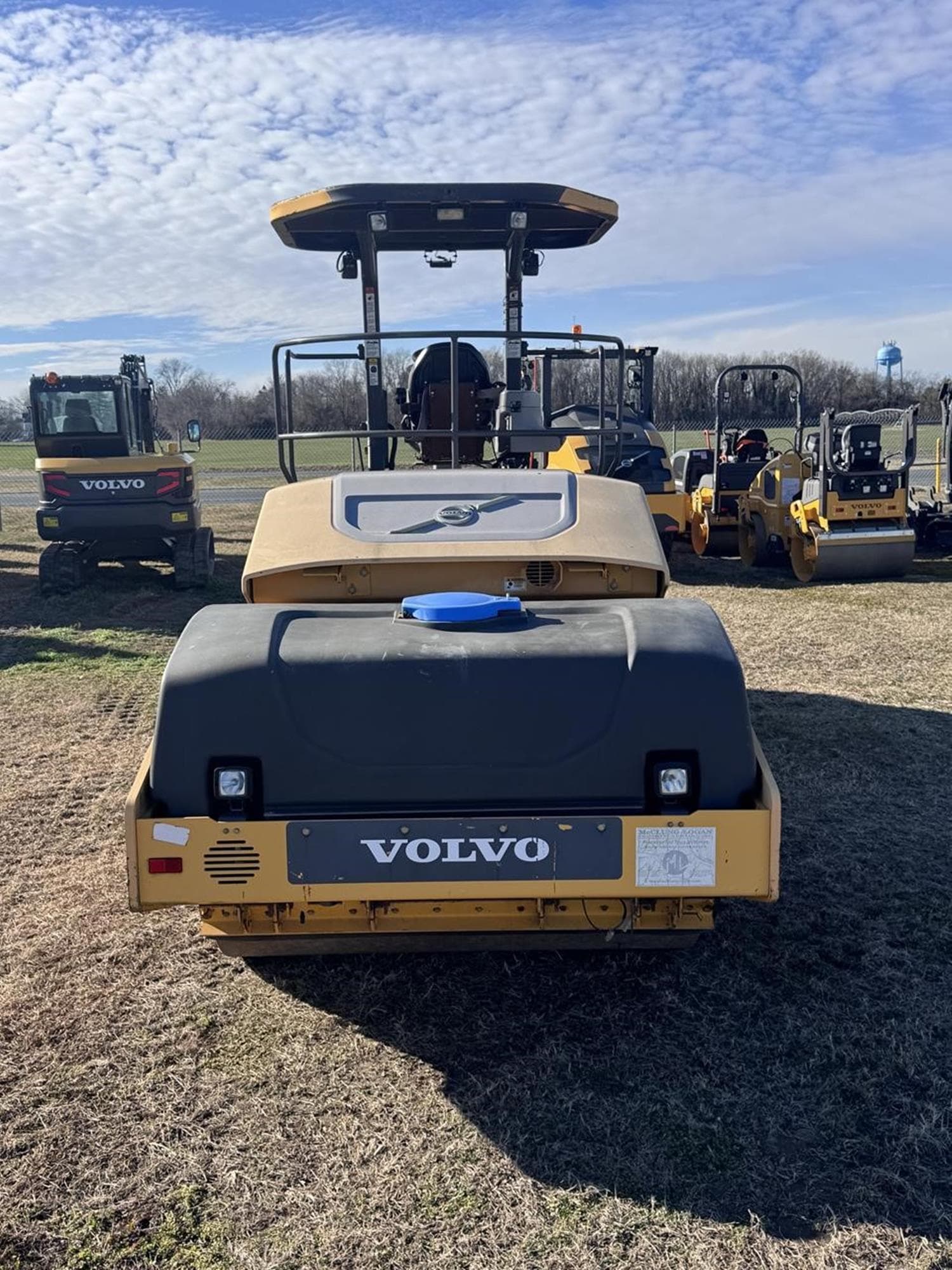 VOLVO DD110BHFA Ebe2cGc.jpeg