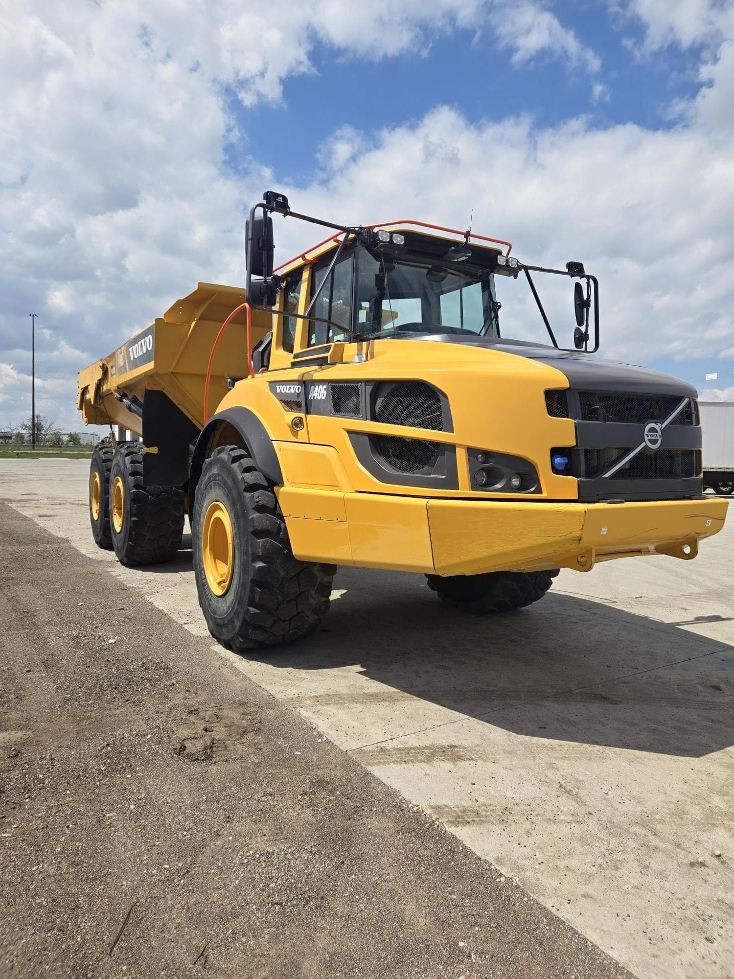 VOLVO A40G bsxuBEt.jpeg