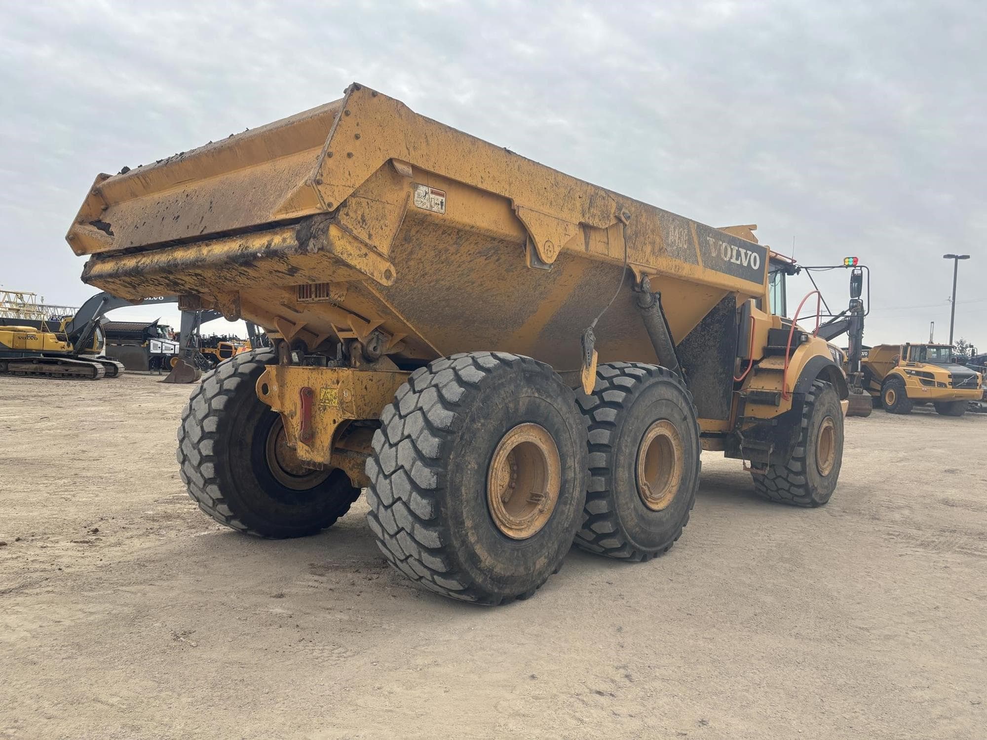 VOLVO A40G Rw3M2qo.jpeg