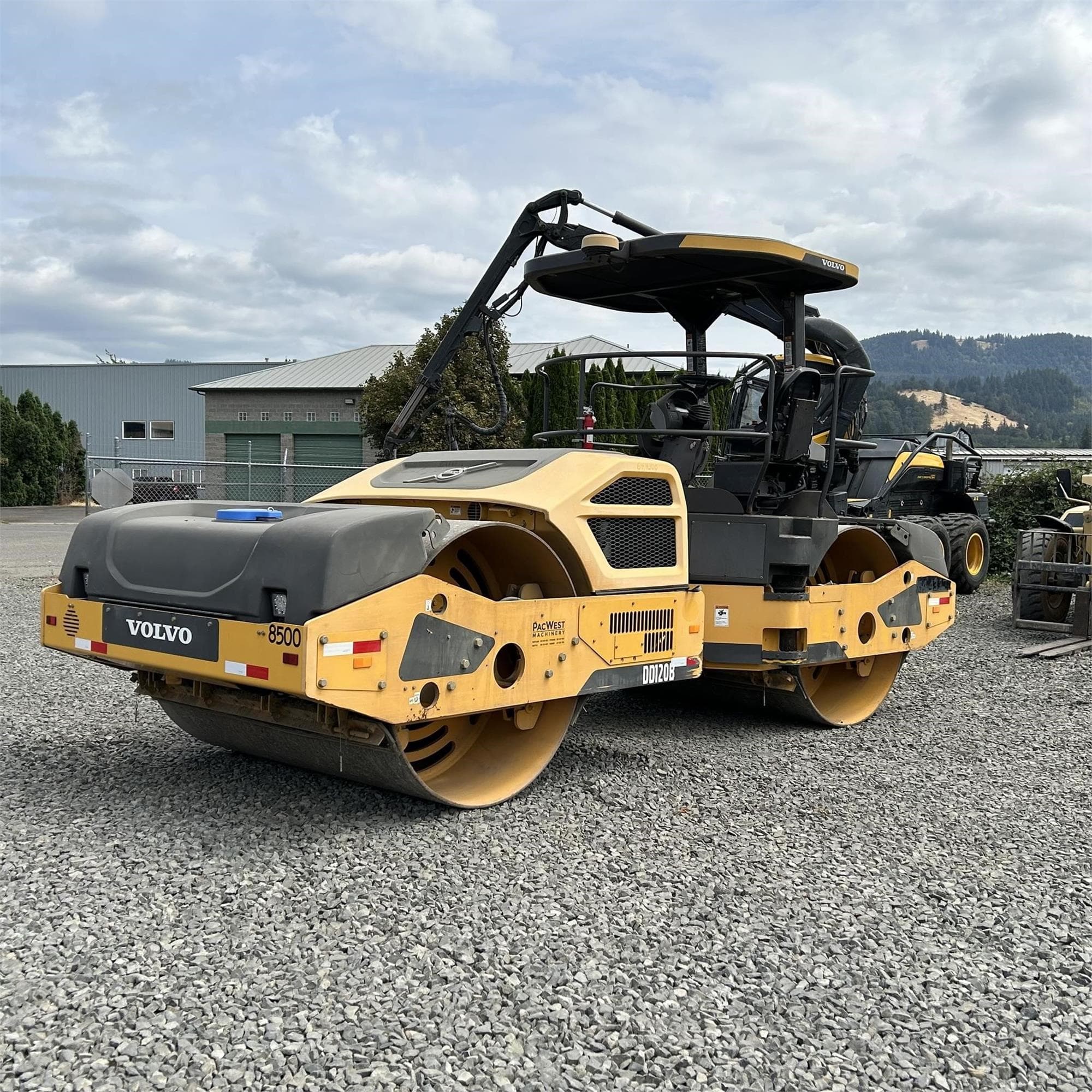 VOLVO DD120B nPfEbCy.jpeg