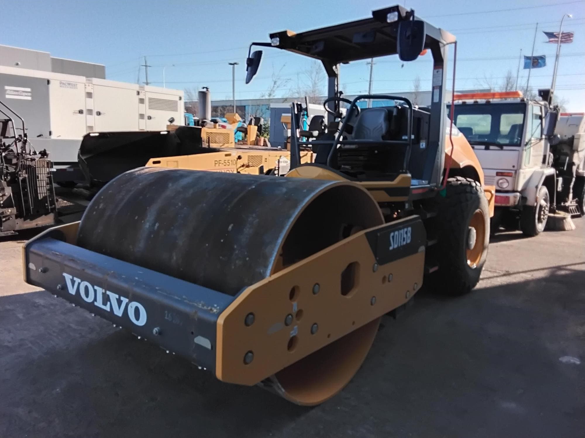 VOLVO SD115B Q6mfVsC.jpeg