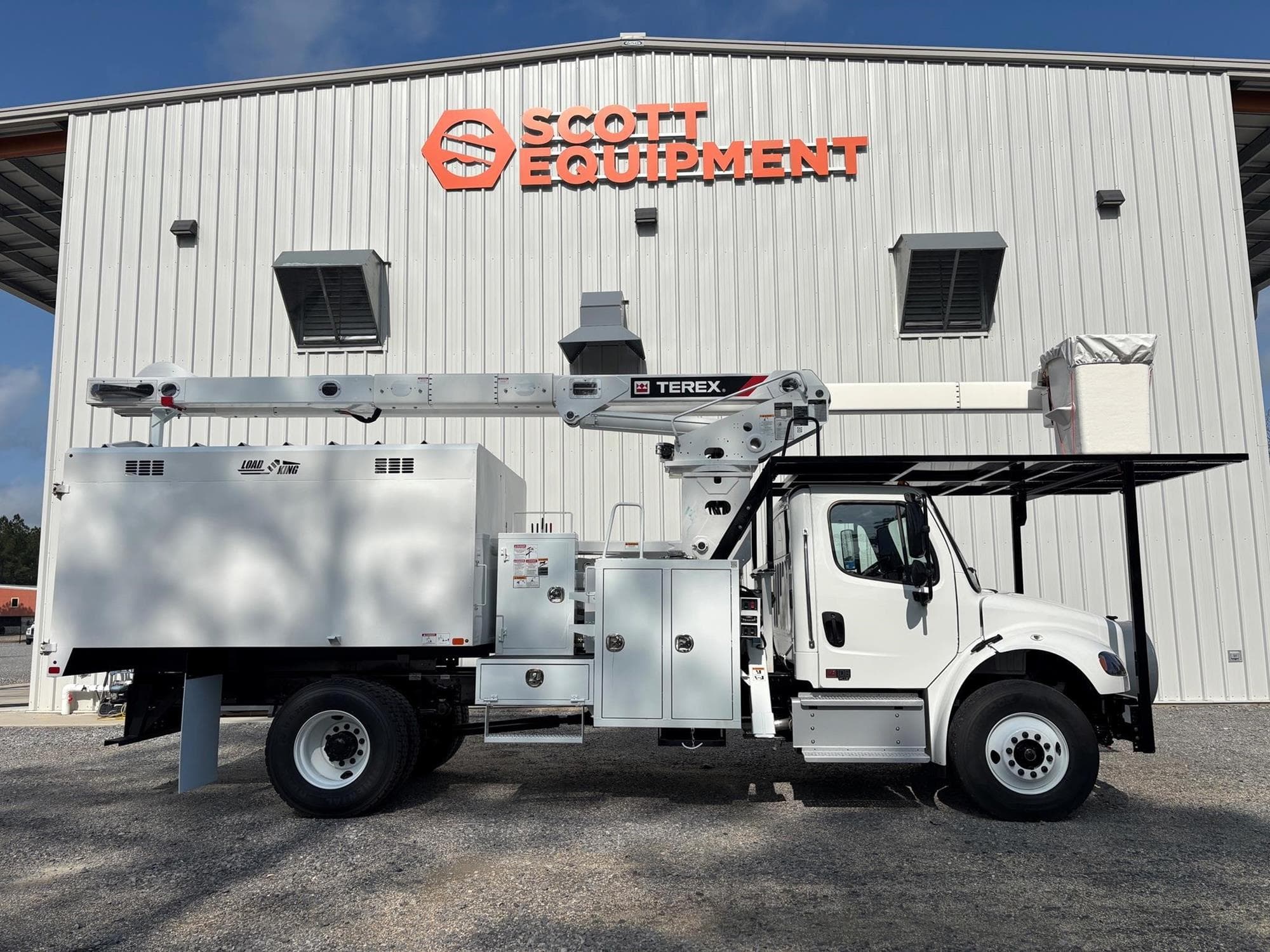 FREIGHTLINER BUSINESS CLASS M2 106 tspSI40.jpeg