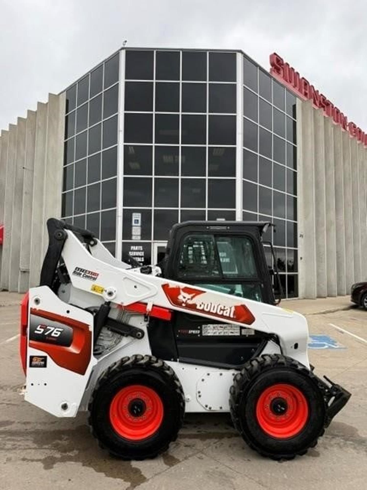 BOBCAT S76 Q3IDbOV.jpeg