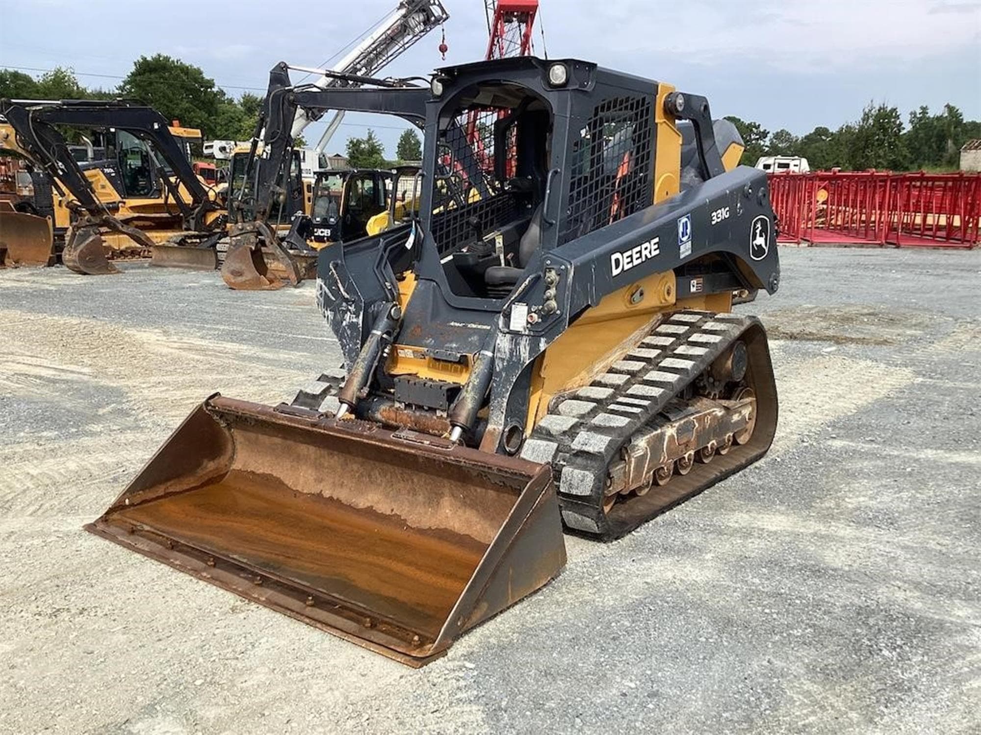 DEERE 331G CzhLlQd.jpeg