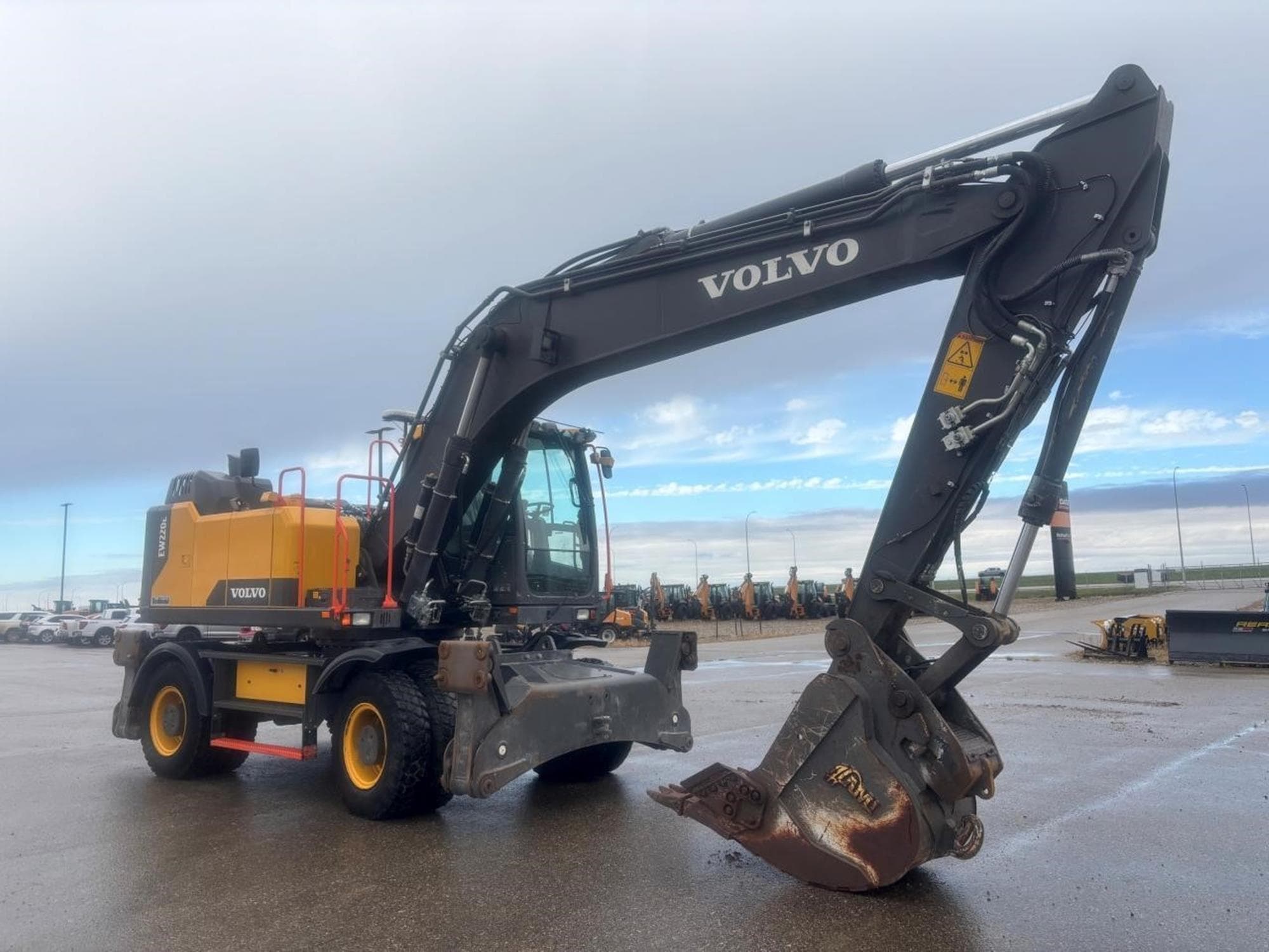 VOLVO EW220E D2C89Ut.jpeg