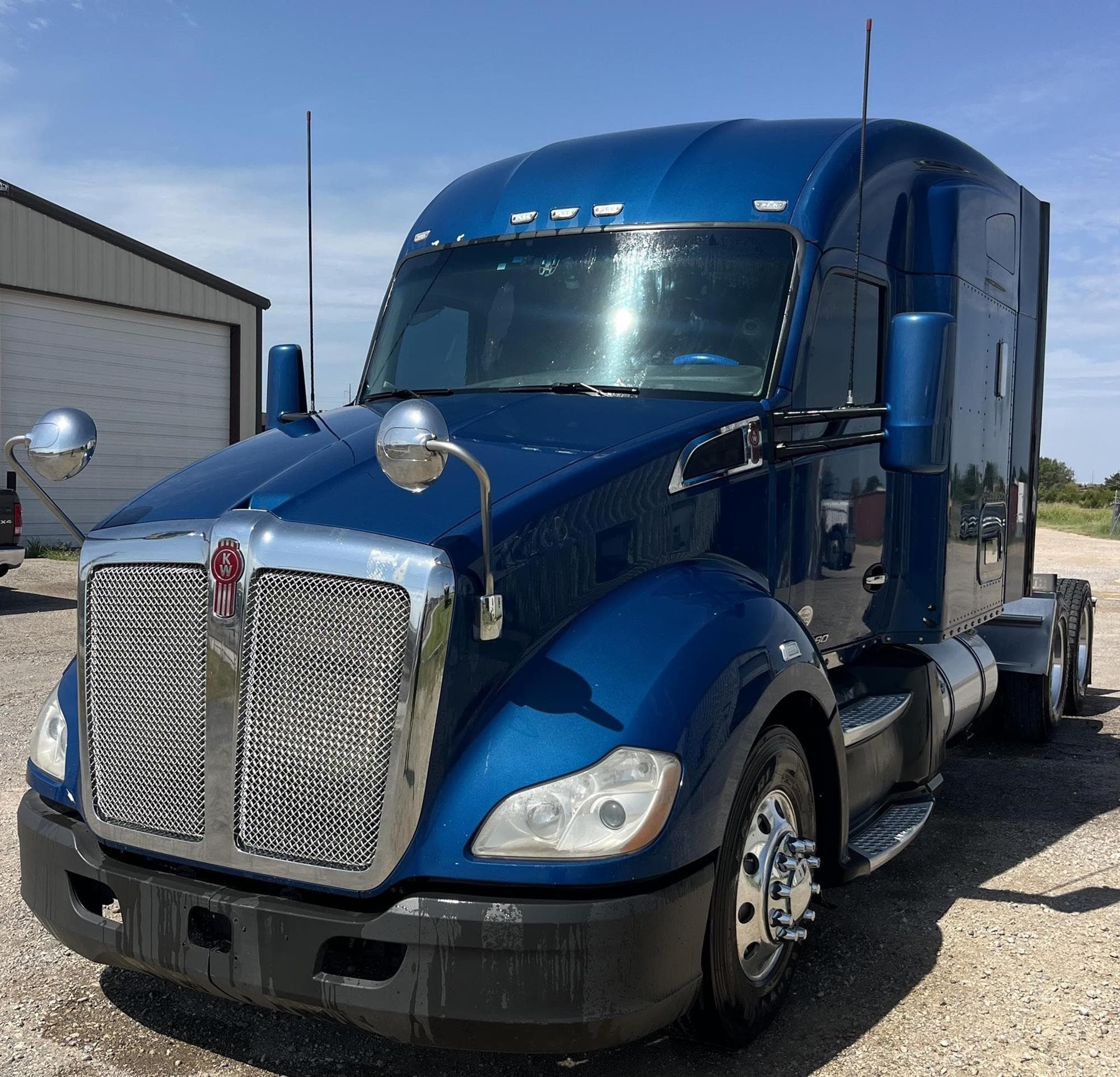 KENWORTH T680 5RVtisB.jpeg