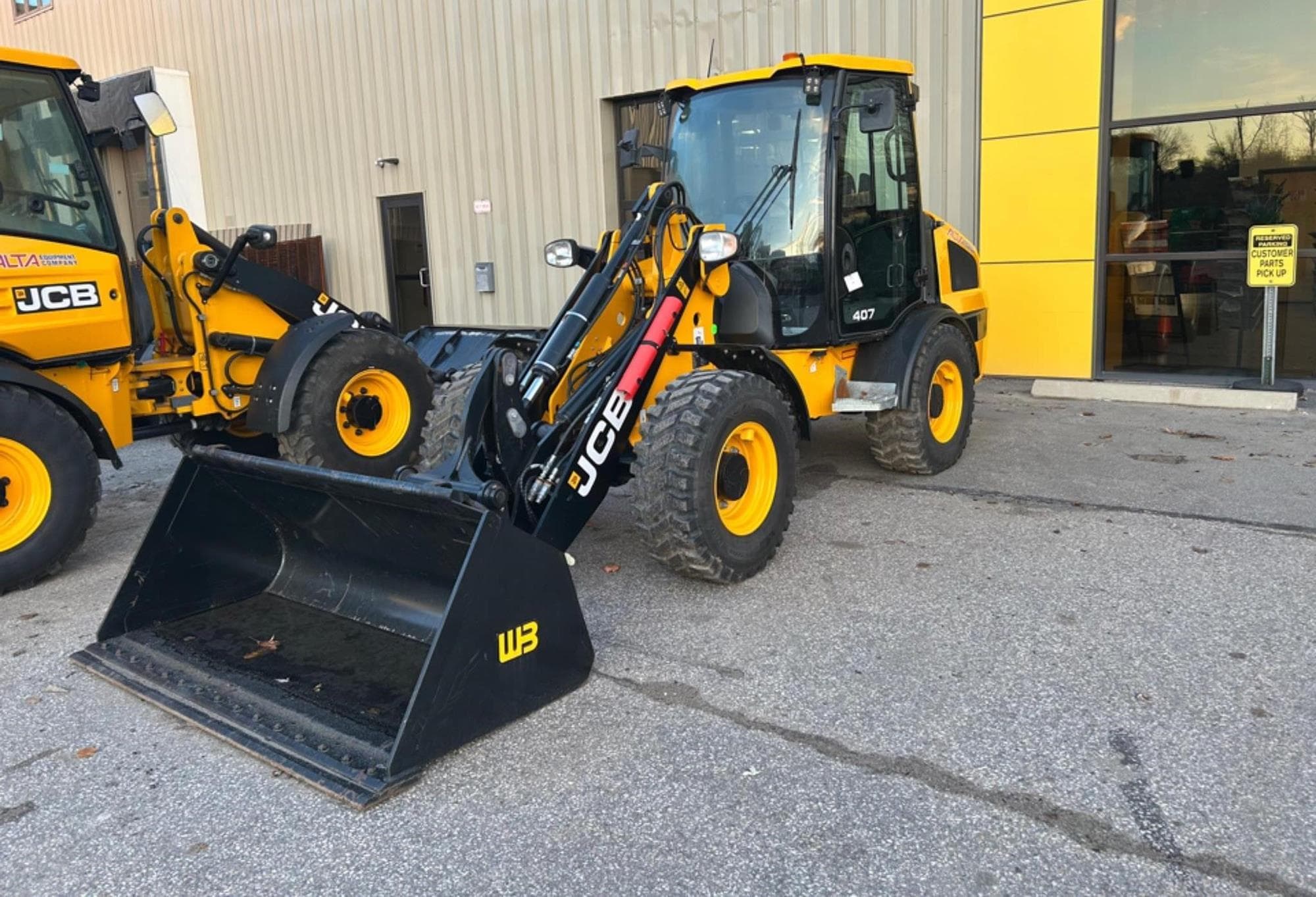 JCB 407 BasTOuy.jpeg