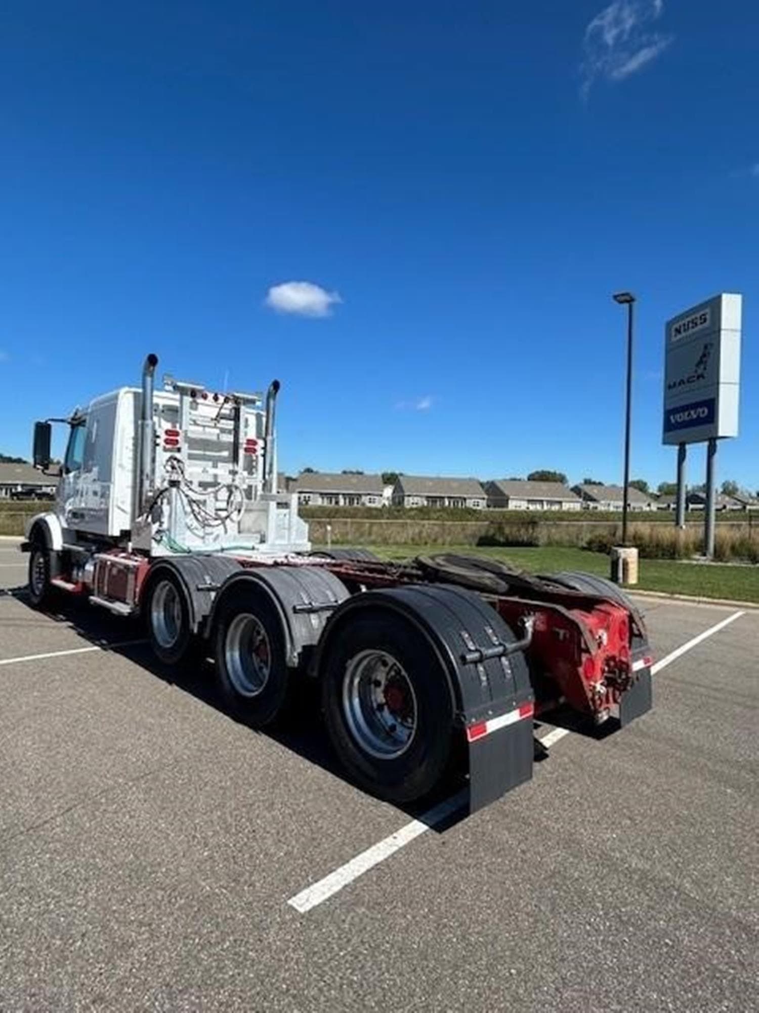 VOLVO VHD64FT300 pvuvUH4.jpeg