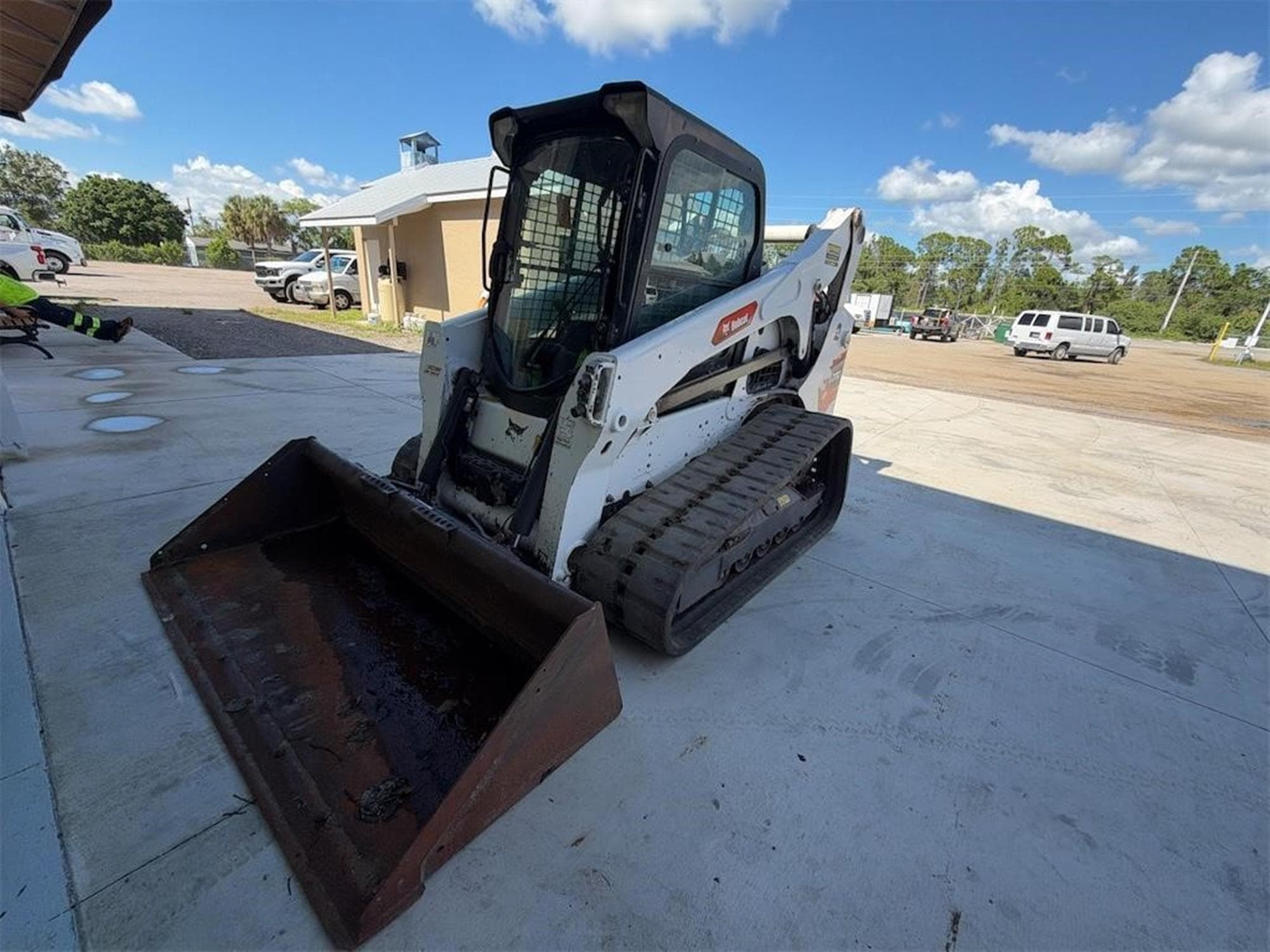 BOBCAT T770 5ANuIH6.jpeg
