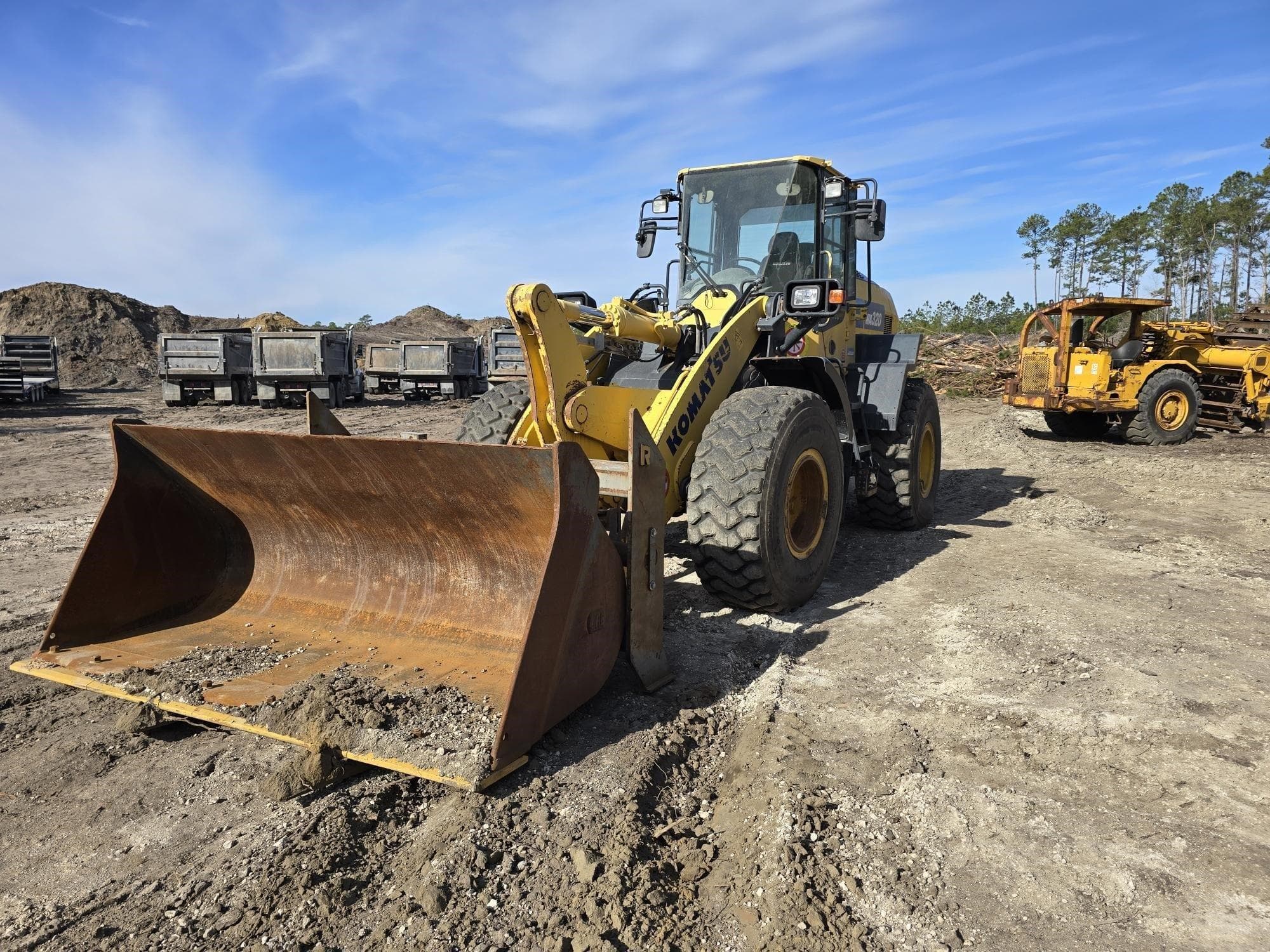 KOMATSU WA320-8 sBUXqAM.jpeg