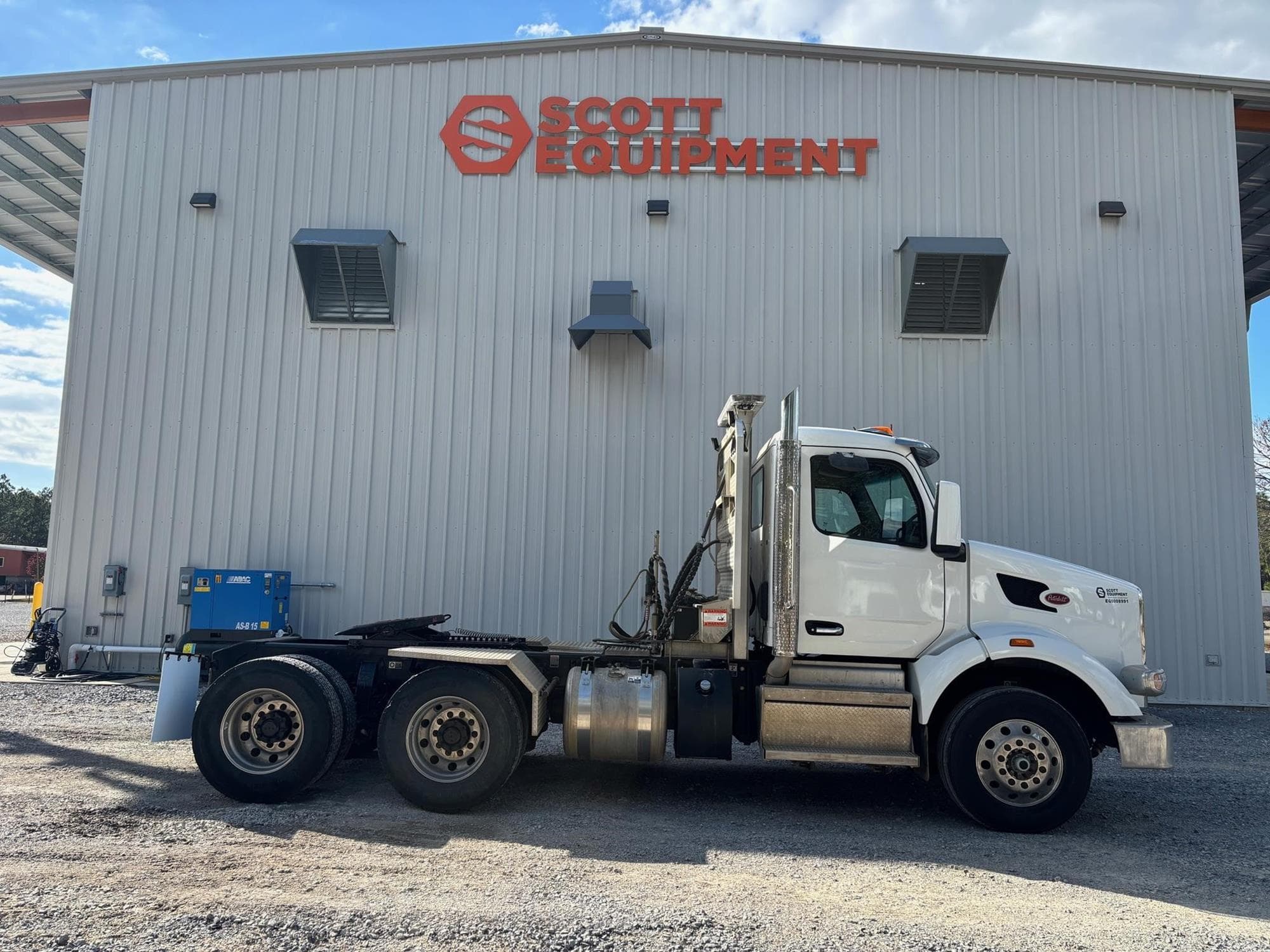 PETERBILT 567 qRtlFUv.jpeg