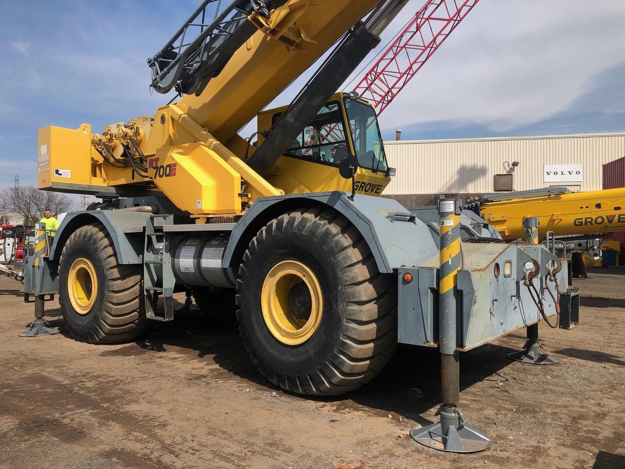 GROVE RT700E 32fZZ7k.jpeg