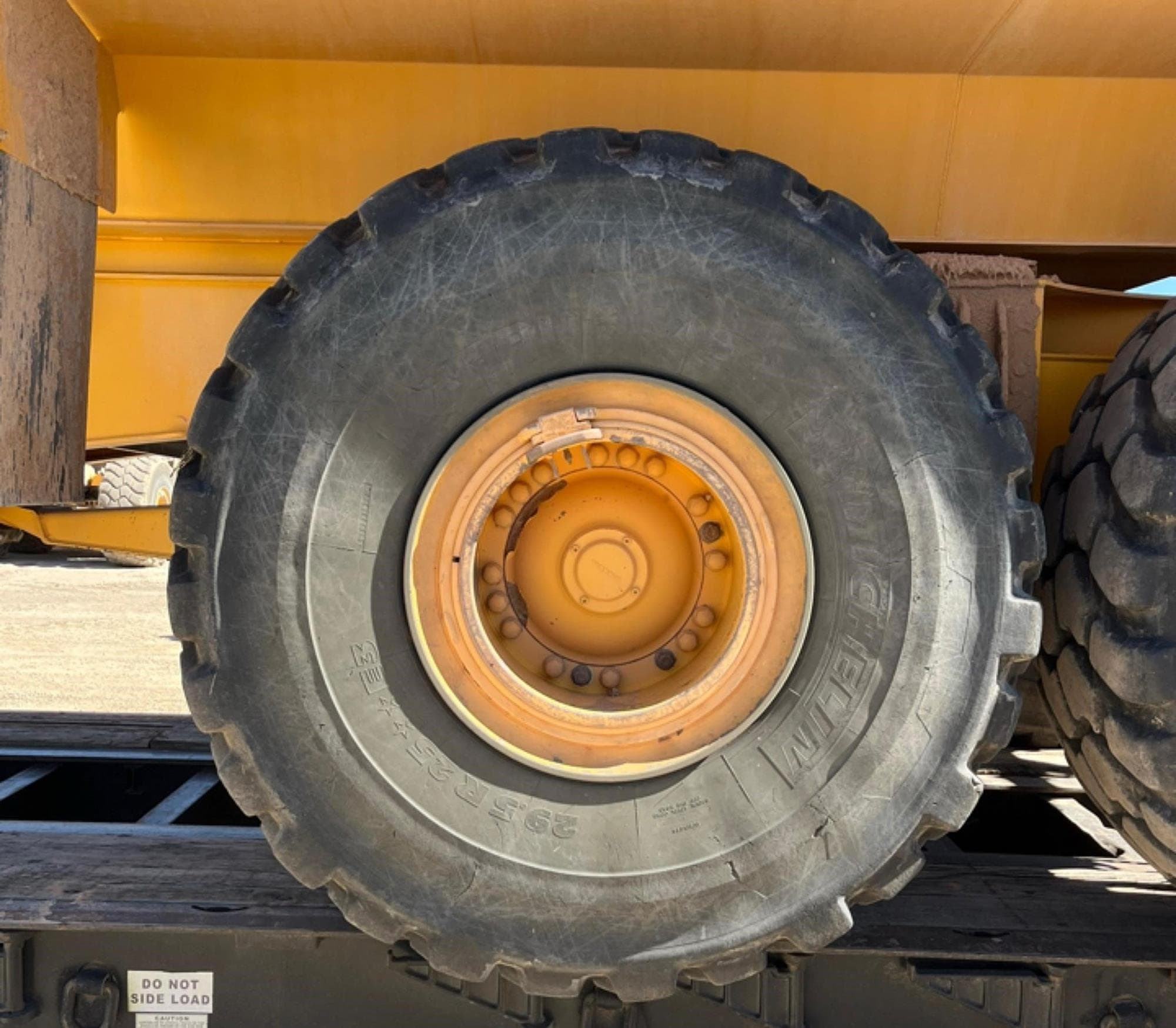 VOLVO A40G LzR8HXx.jpeg