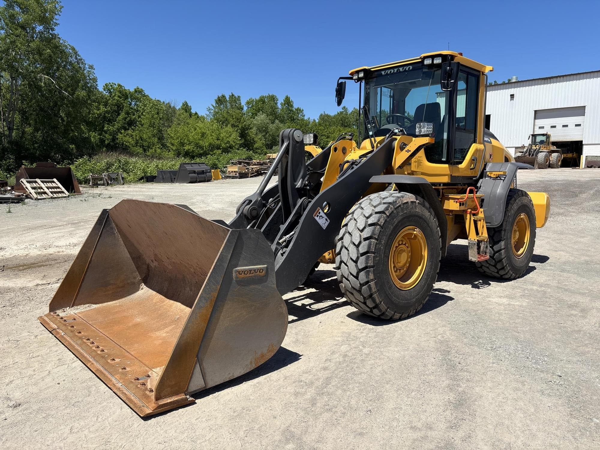VOLVO L90H QCLzMpd.jpeg