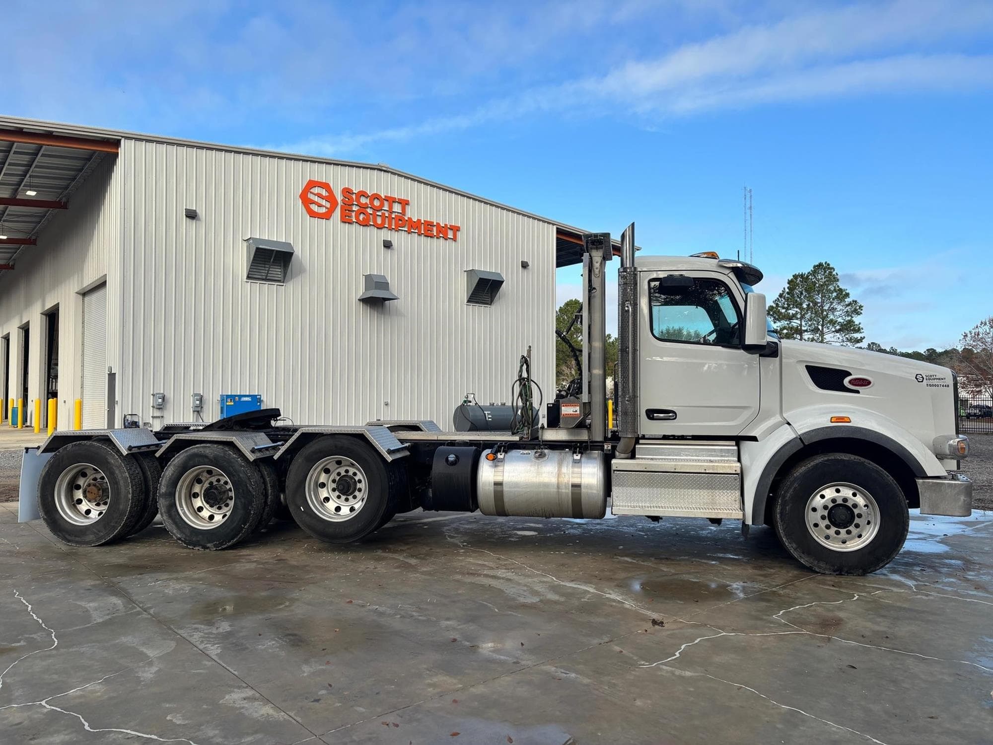 PETERBILT 567 RnpuR1i.jpeg