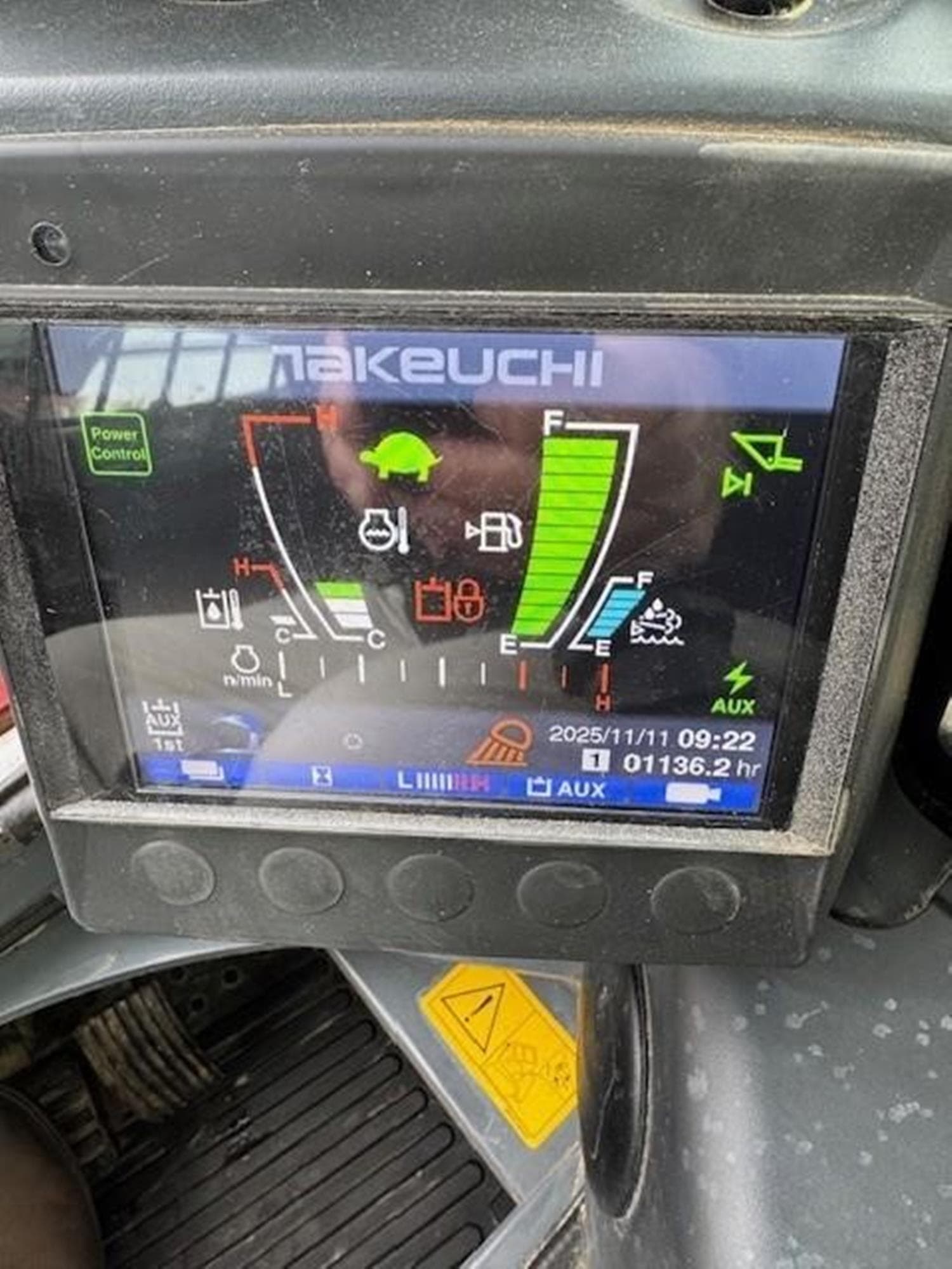 TAKEUCHI TL12V2 cj9SgwQ.jpeg