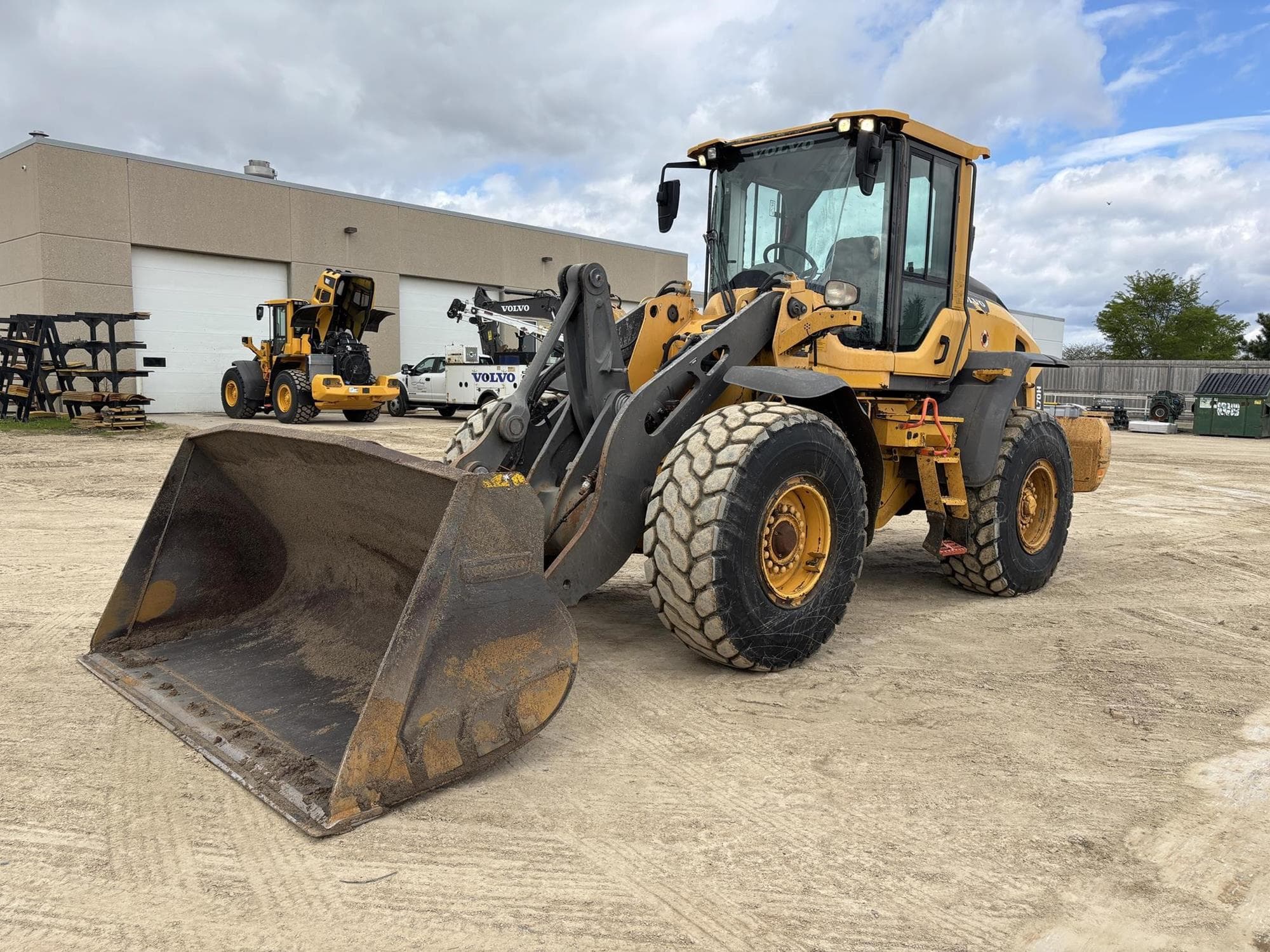 VOLVO L70H ocLN3UW.jpeg