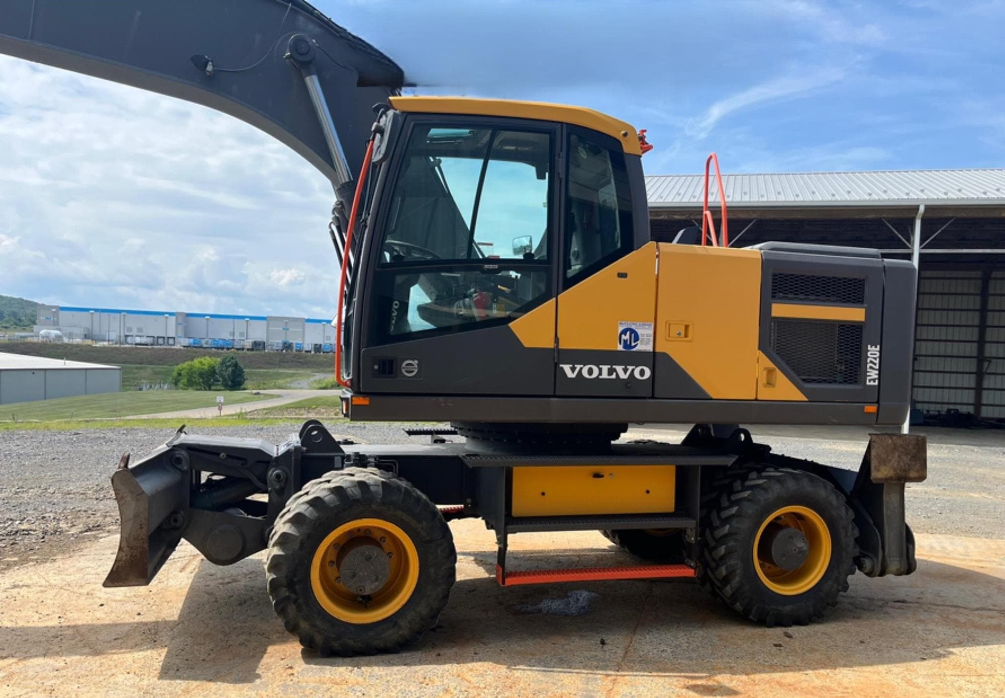 VOLVO EW220E OkNtfIq.jpeg
