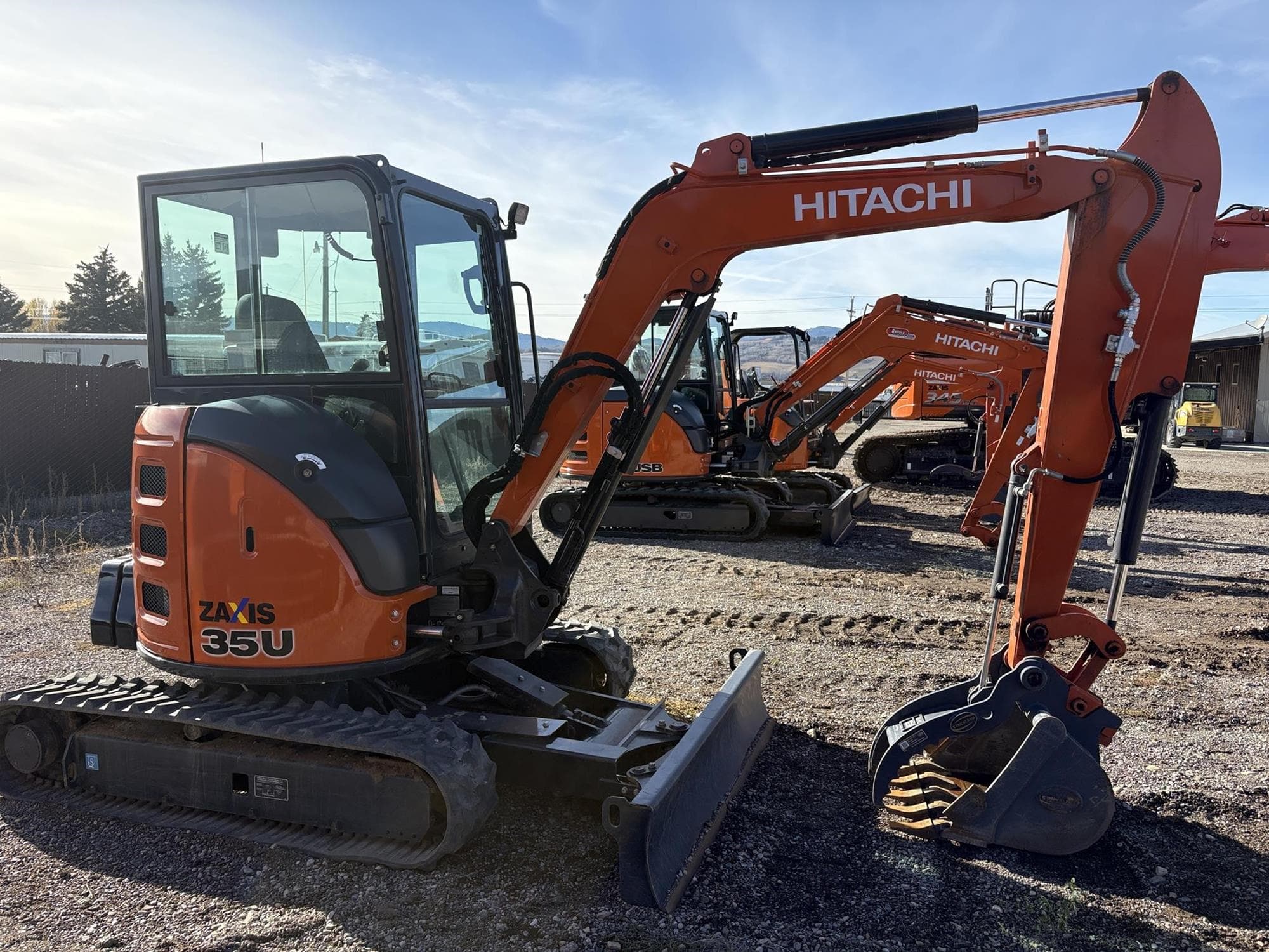 HITACHI ZX35U-5 nkQWRyl.jpeg