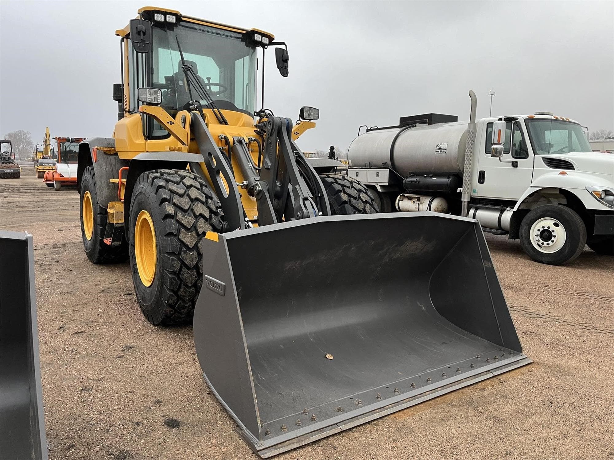 VOLVO L60H 6aq1a7m.jpeg