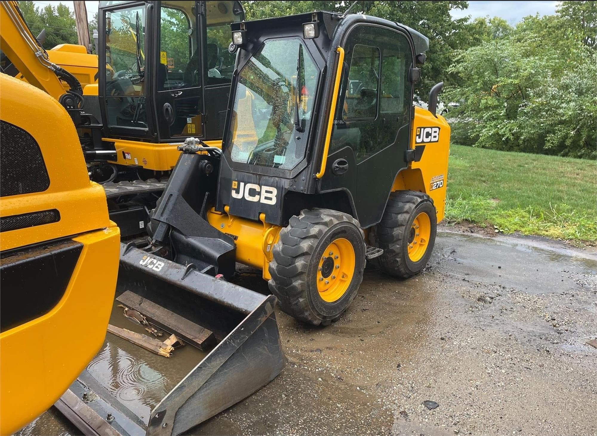 JCB 270 8INI0bP.jpeg