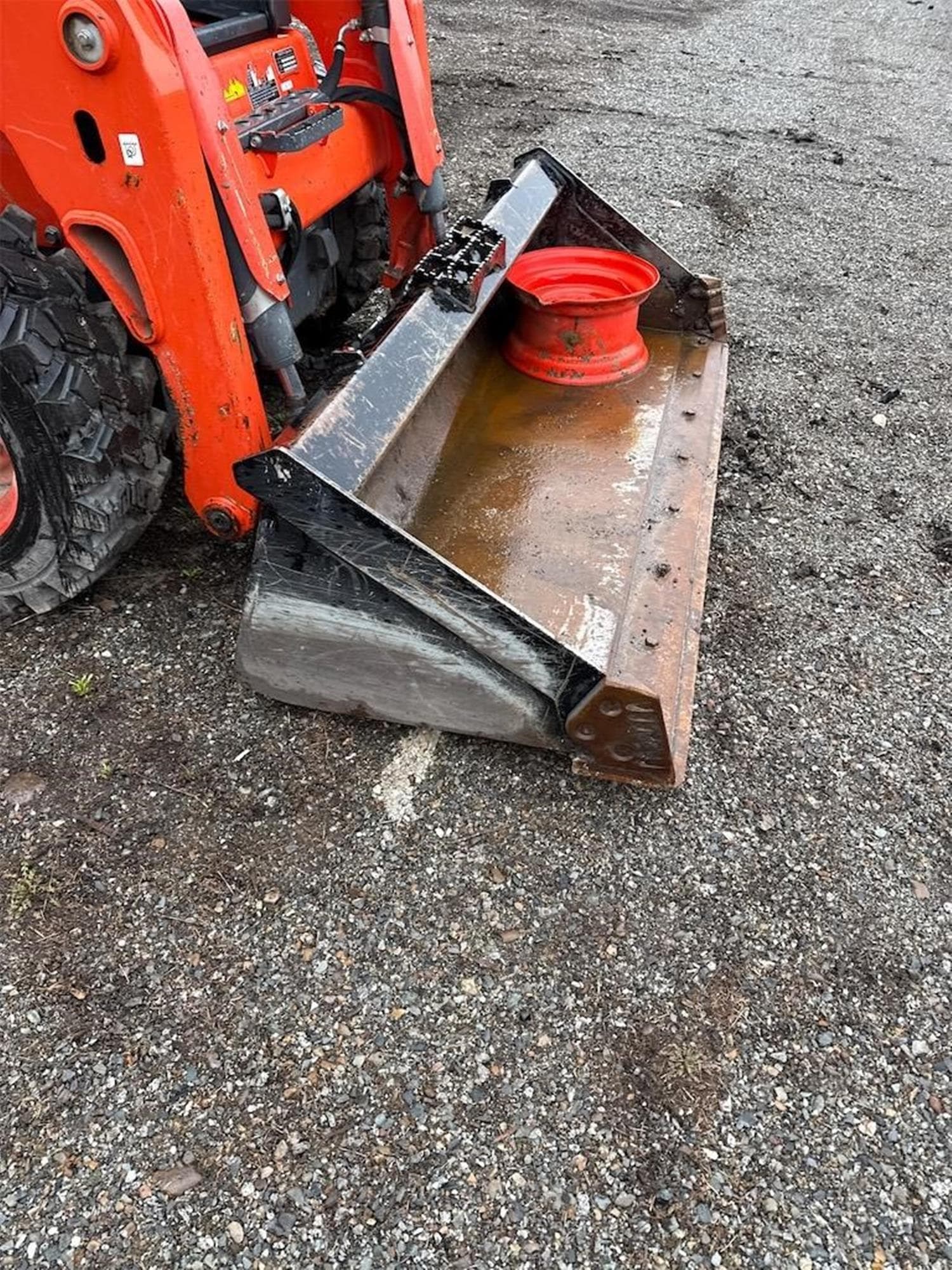 KUBOTA SSV65 82ZL0mg.jpeg