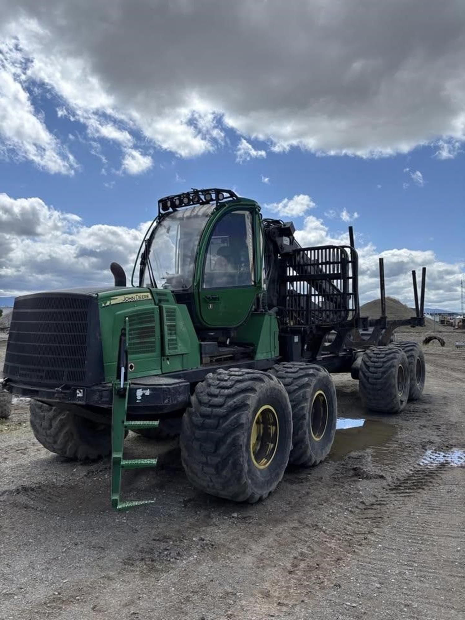 DEERE 1910E kSbKFQT.jpeg