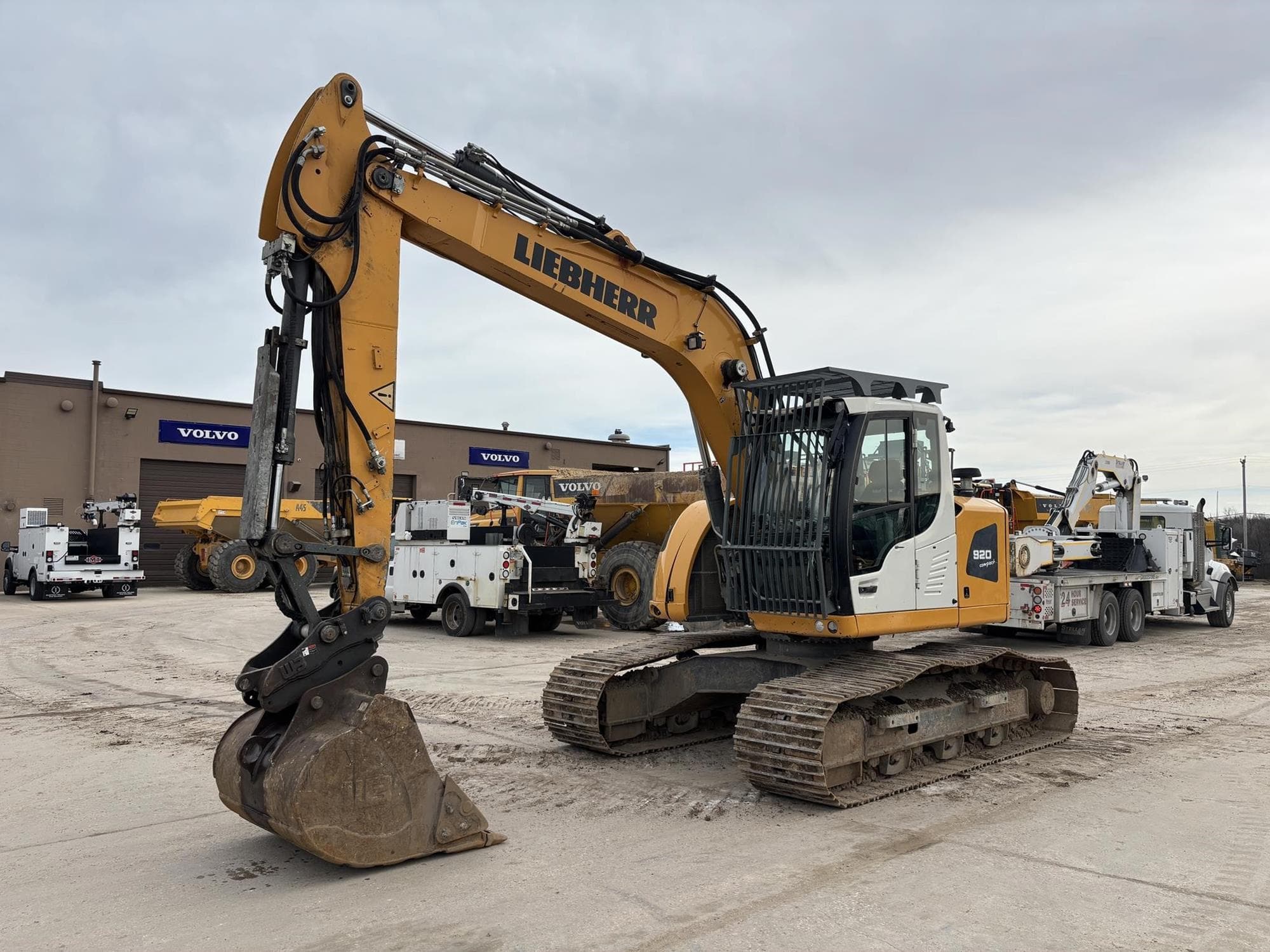 LIEBHERR R920 COMPACT LITRONIC t%2bUzI.jpeg