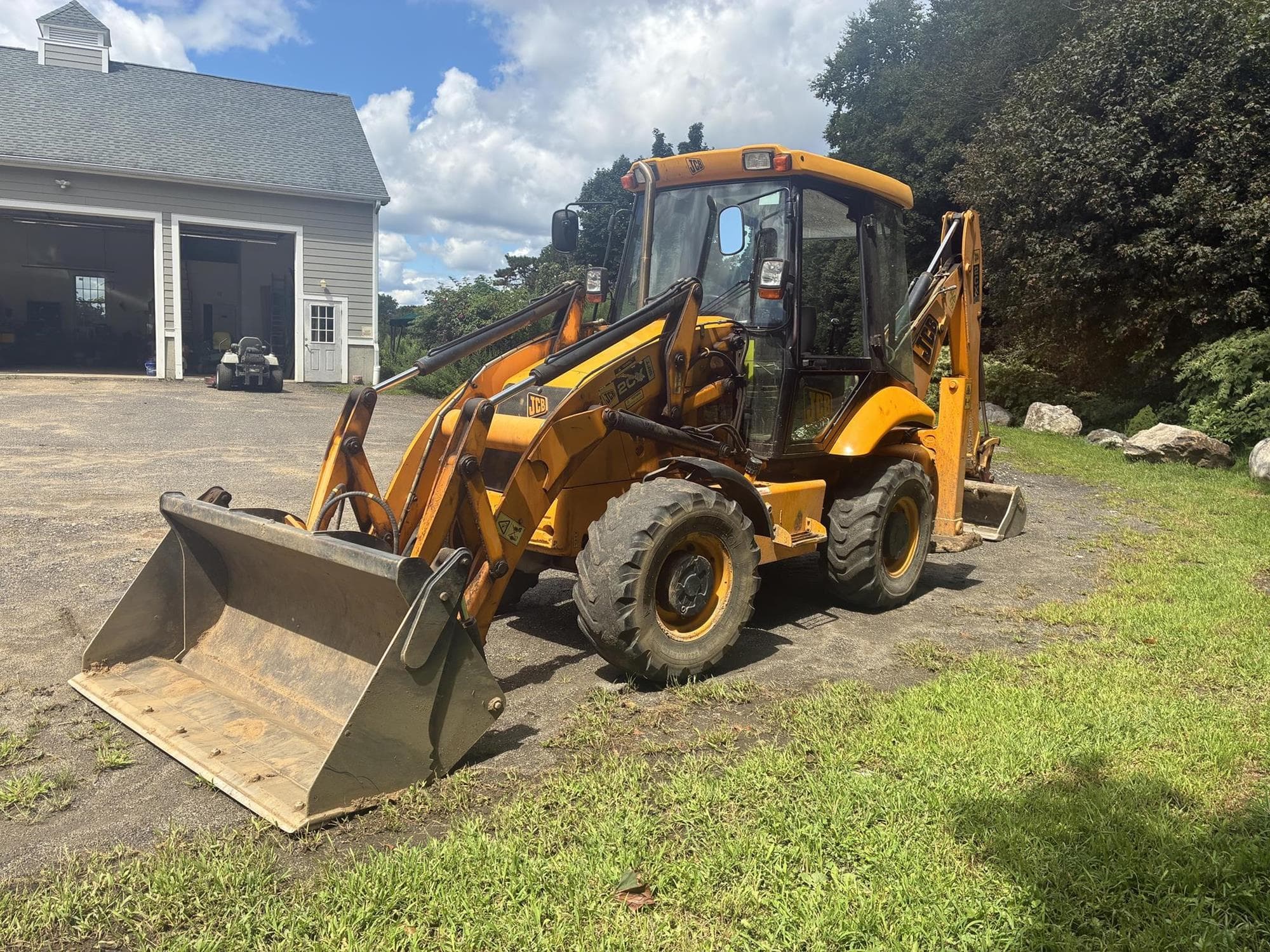 JCB 2CX nyNS21k.jpeg