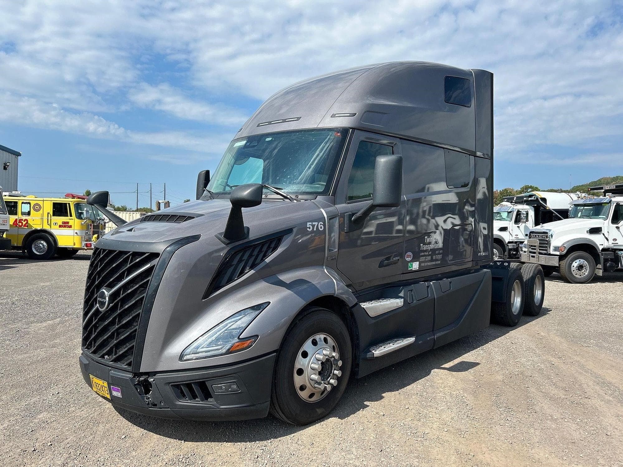 VOLVO VNL64T860 gRiZbpr.jpeg
