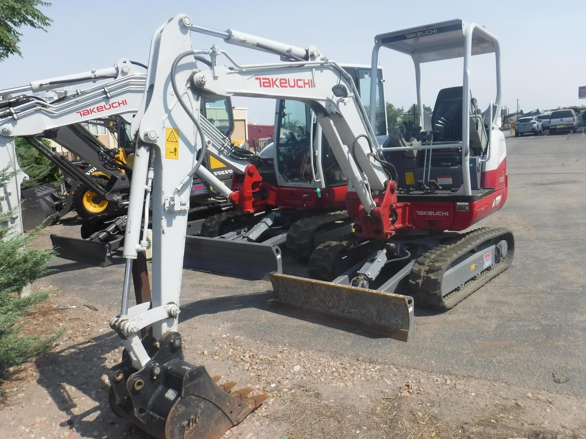 TAKEUCHI TB230 EQIlvZM.jpeg