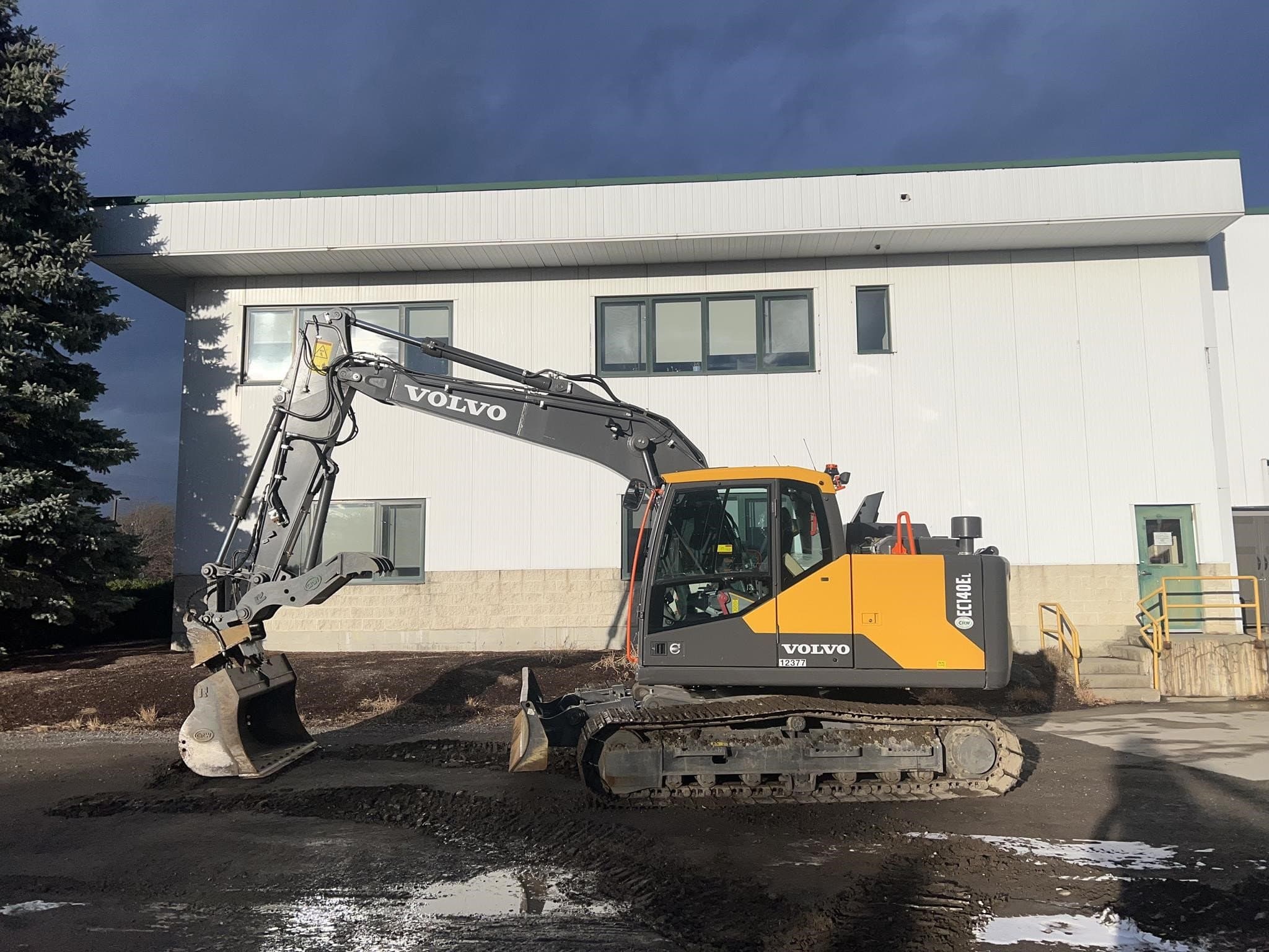 VOLVO EC140EL FHJrLcw.jpeg