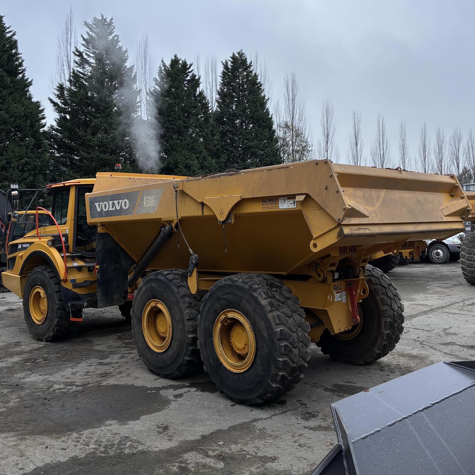 VOLVO A30G R4Y6YDp.jpeg