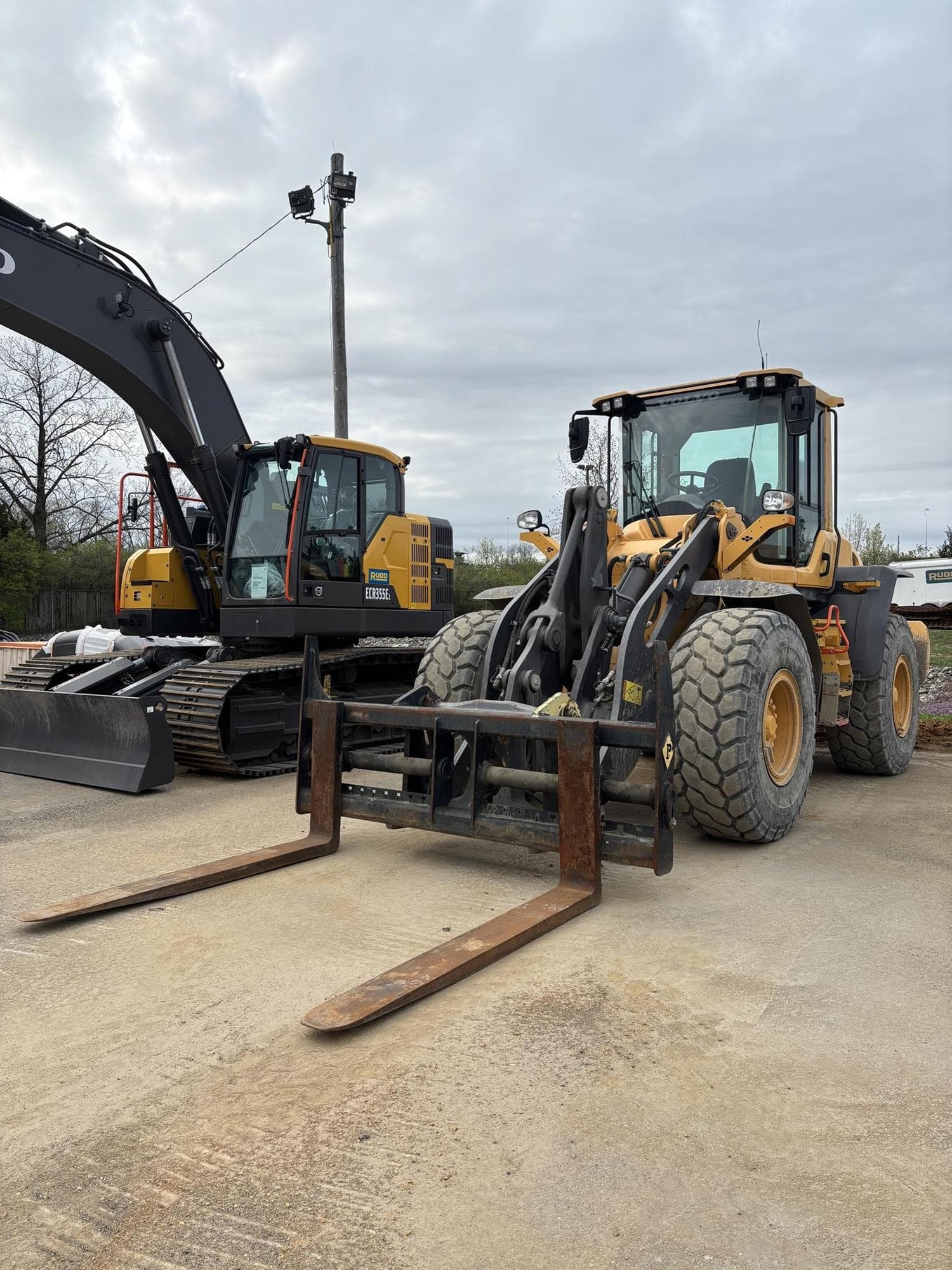 VOLVO L90H BJpLFWs.jpeg