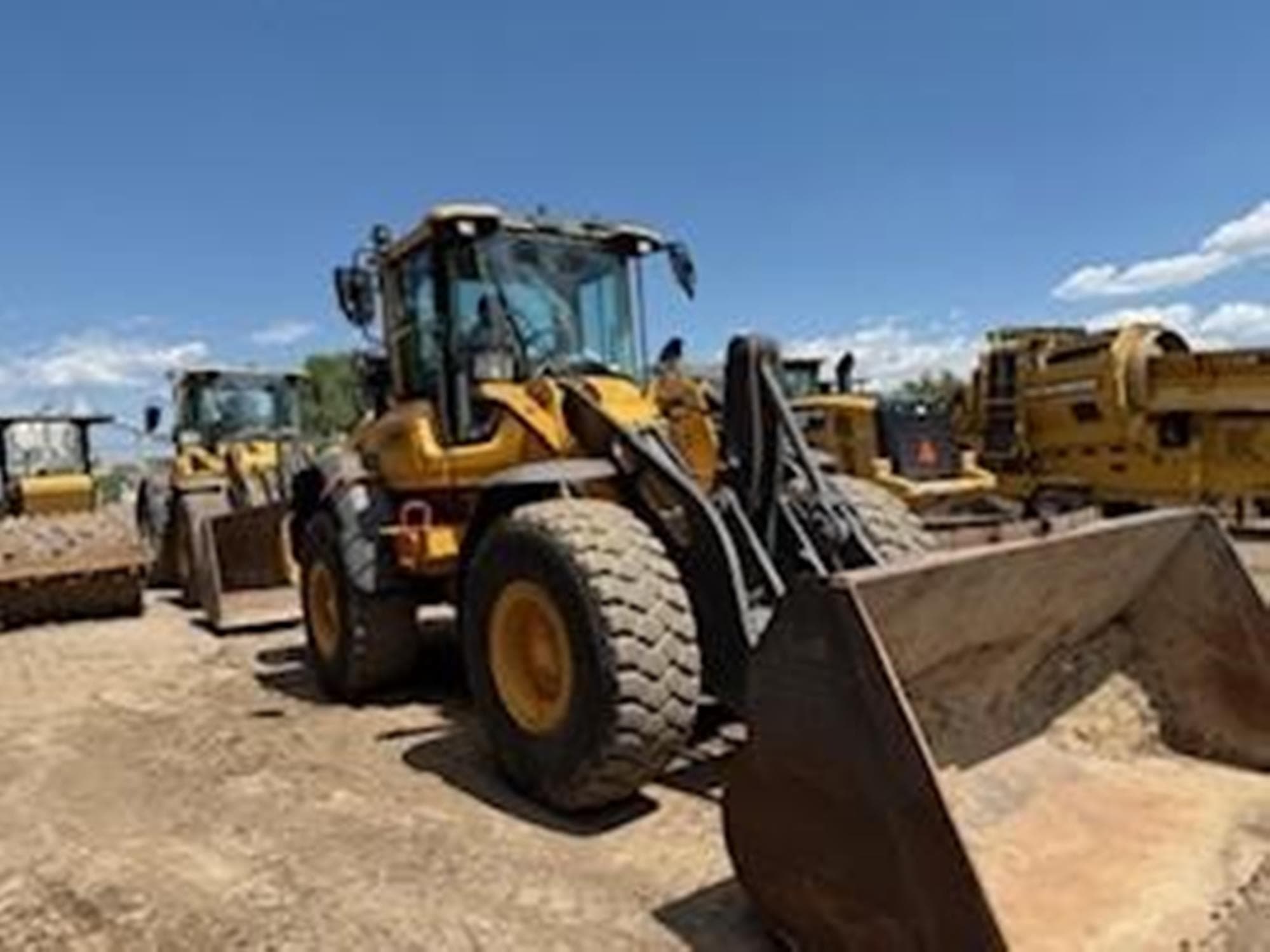 VOLVO L90H SJbO4b4.jpeg