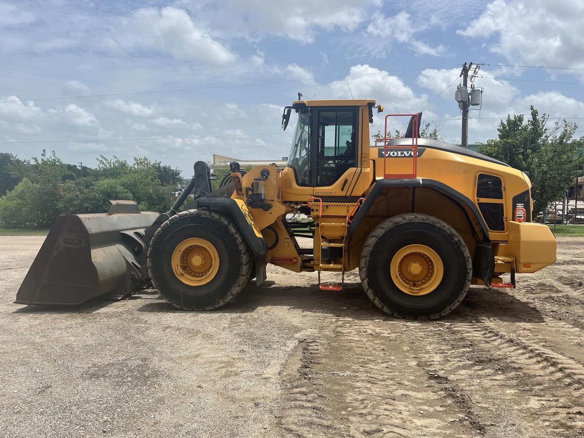 VOLVO L180H 7vLeMXq.jpeg