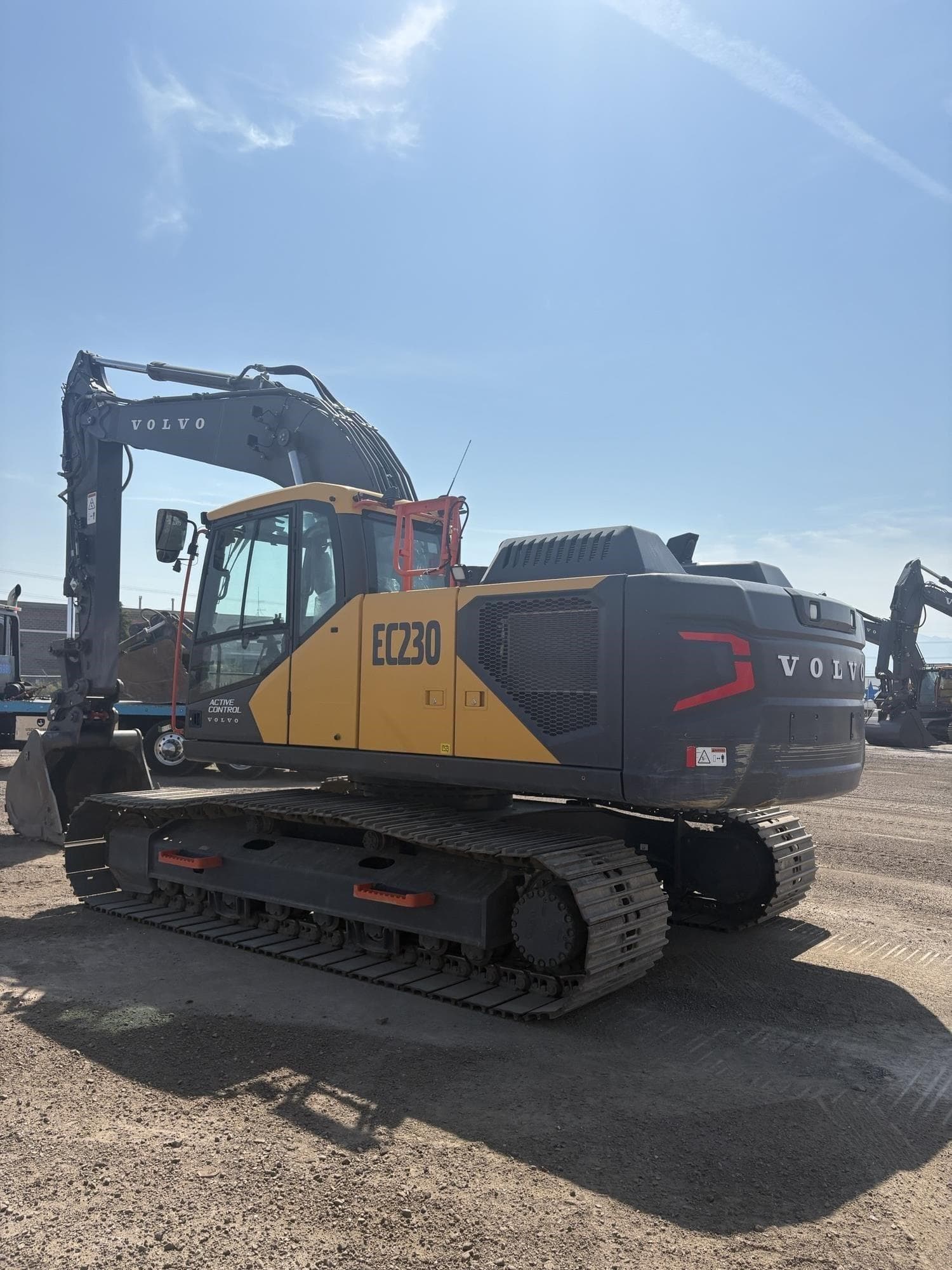 VOLVO EC230FL5 sQKsZE1.jpeg
