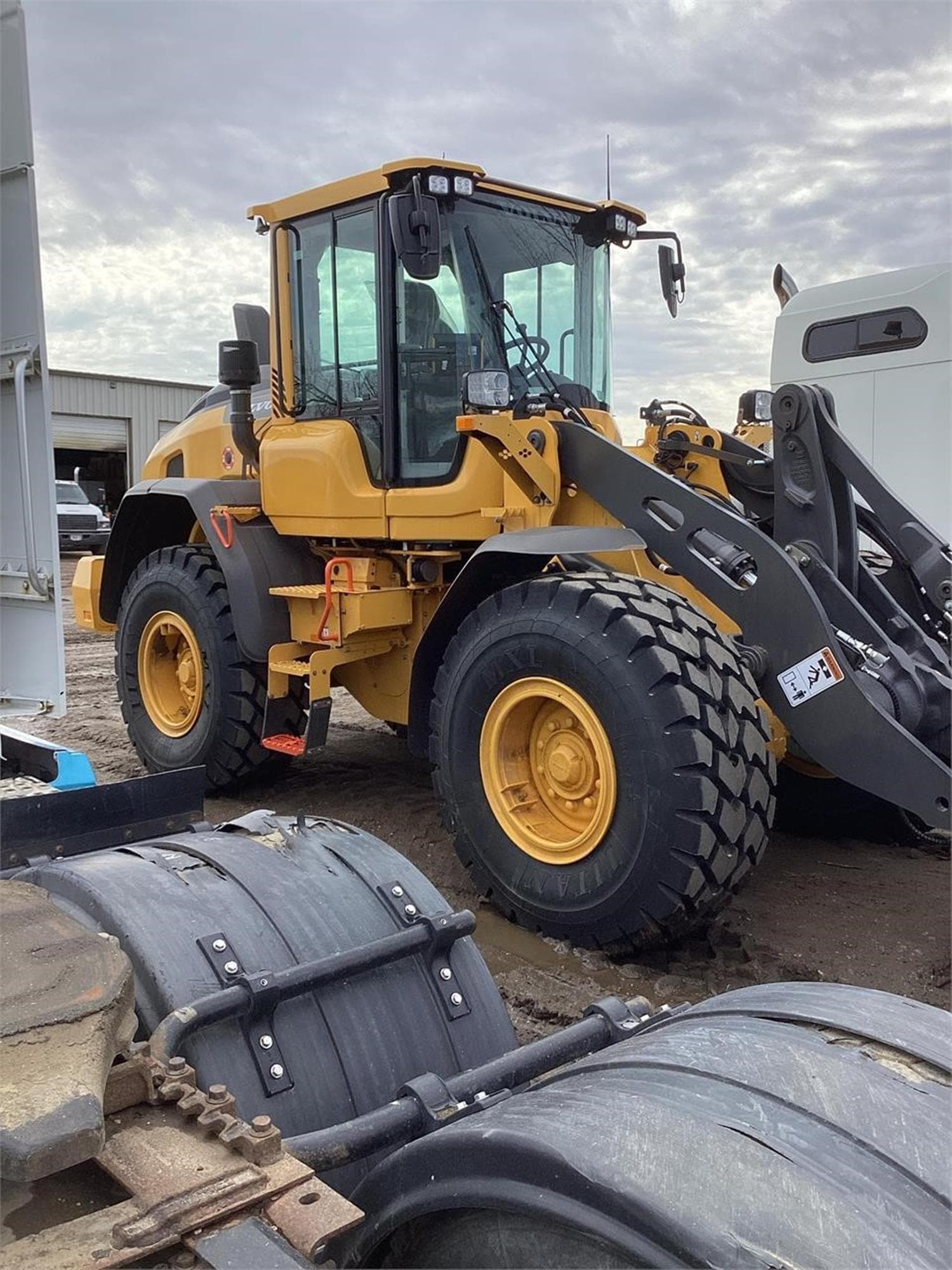 VOLVO L60H 2boWL0S.jpeg