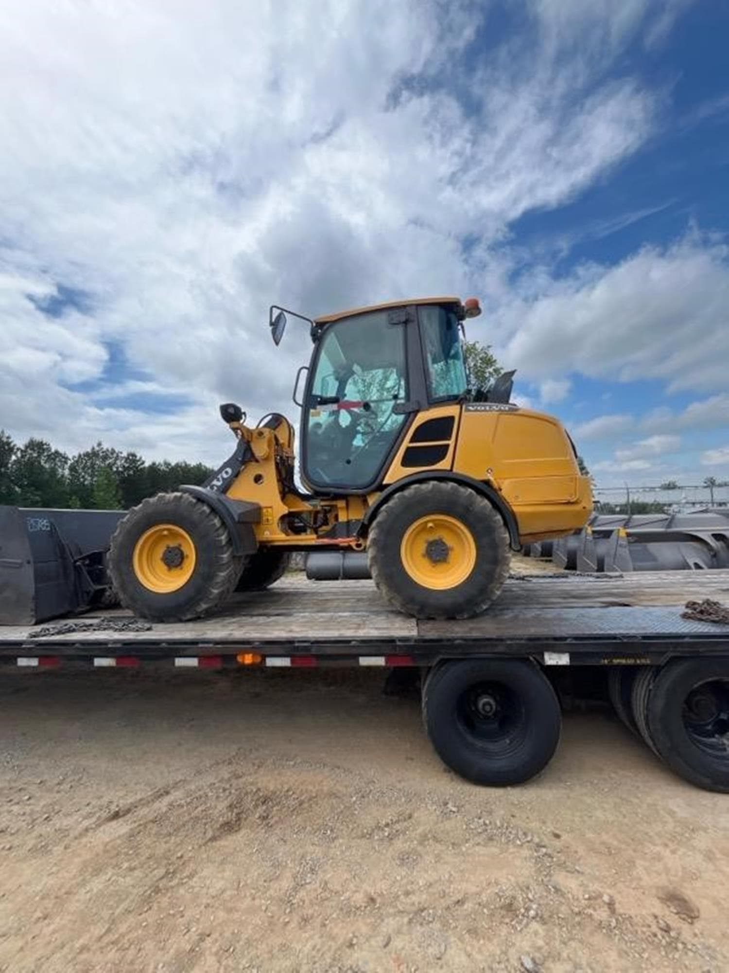 VOLVO L25H DmWk7nk.jpeg