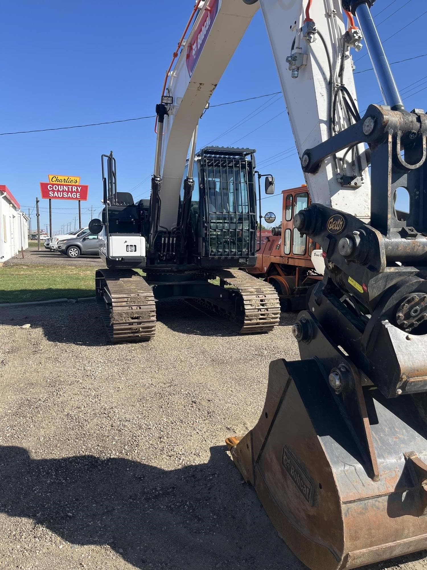 BOBCAT E165 YqfjhLH.jpeg