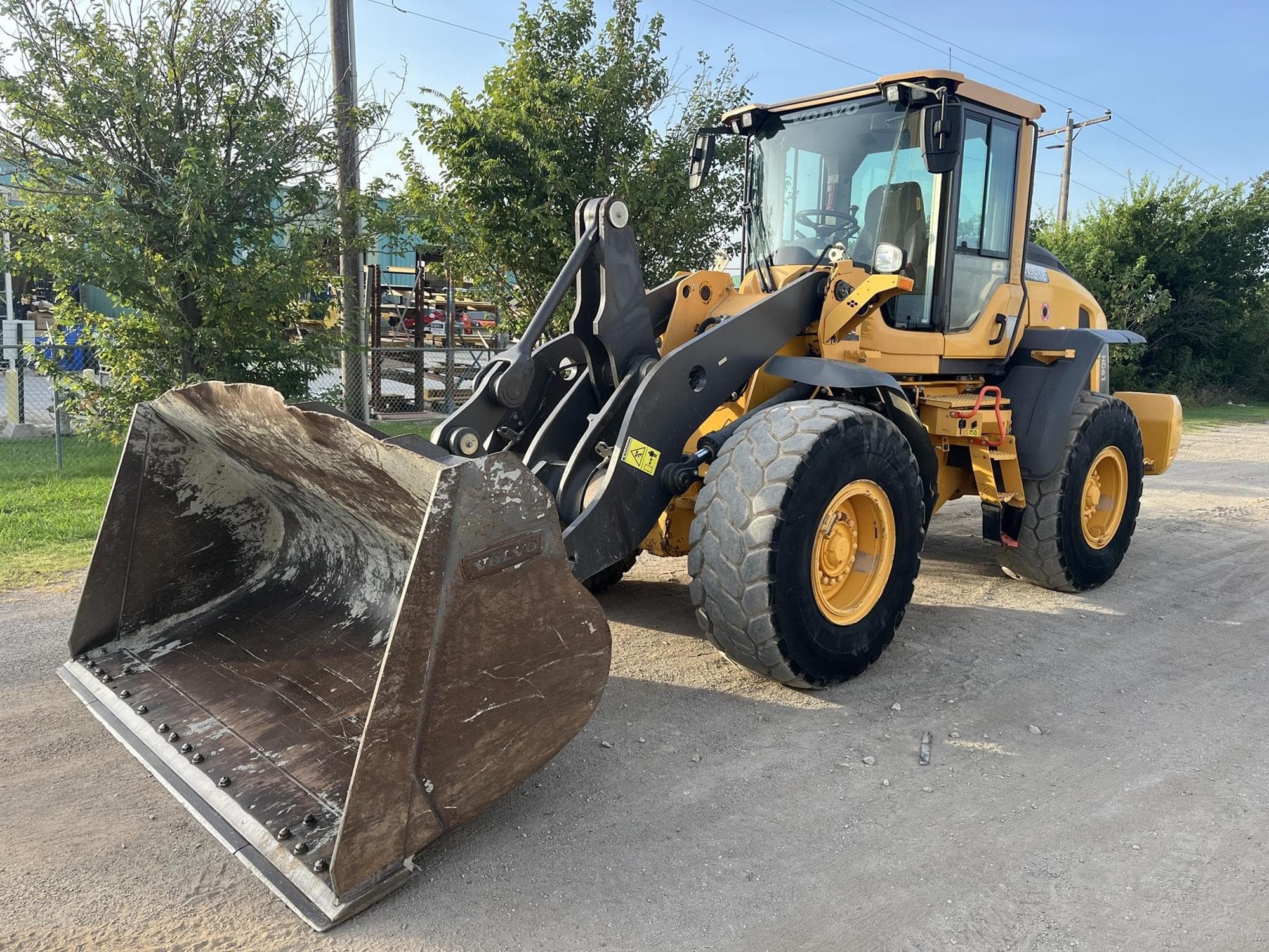 VOLVO L90H vk1GZbw.jpeg