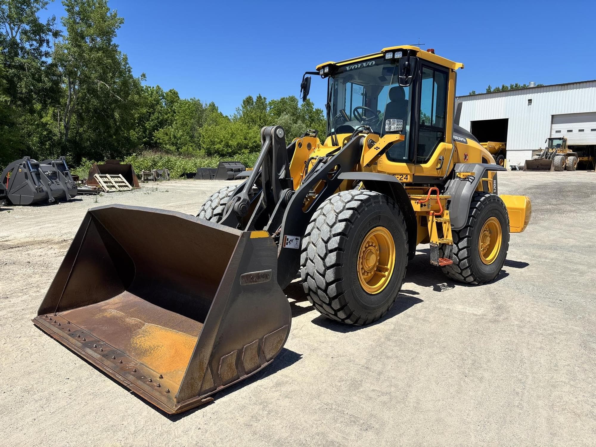 VOLVO L70H YMb8AaW.jpeg