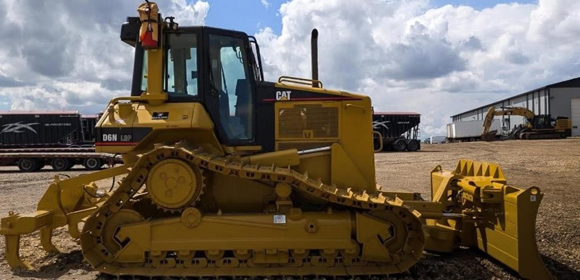 CATERPILLAR D6N LGP ON1Pm4N.jpeg