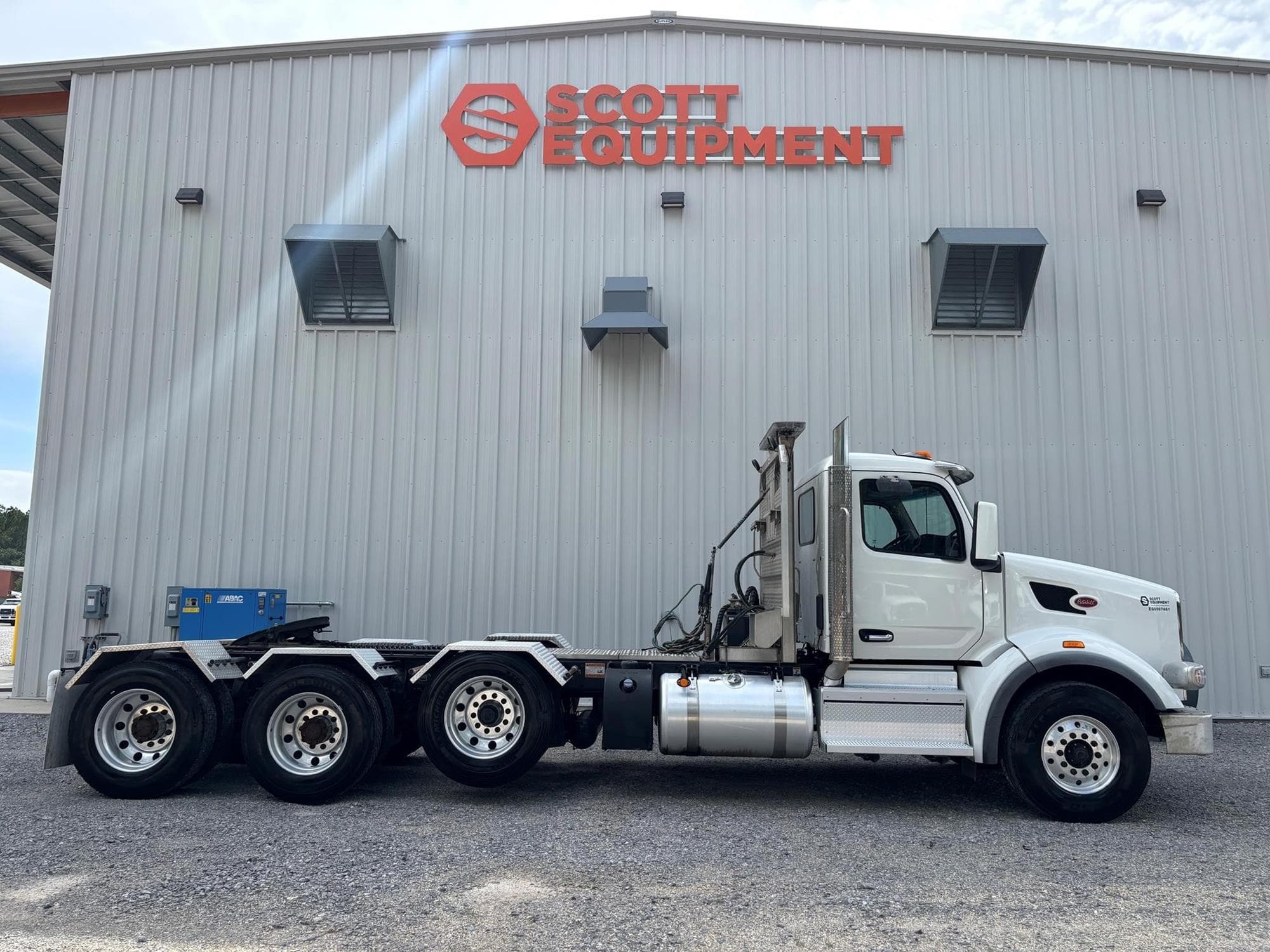 PETERBILT 567 Rj3vChi.jpeg
