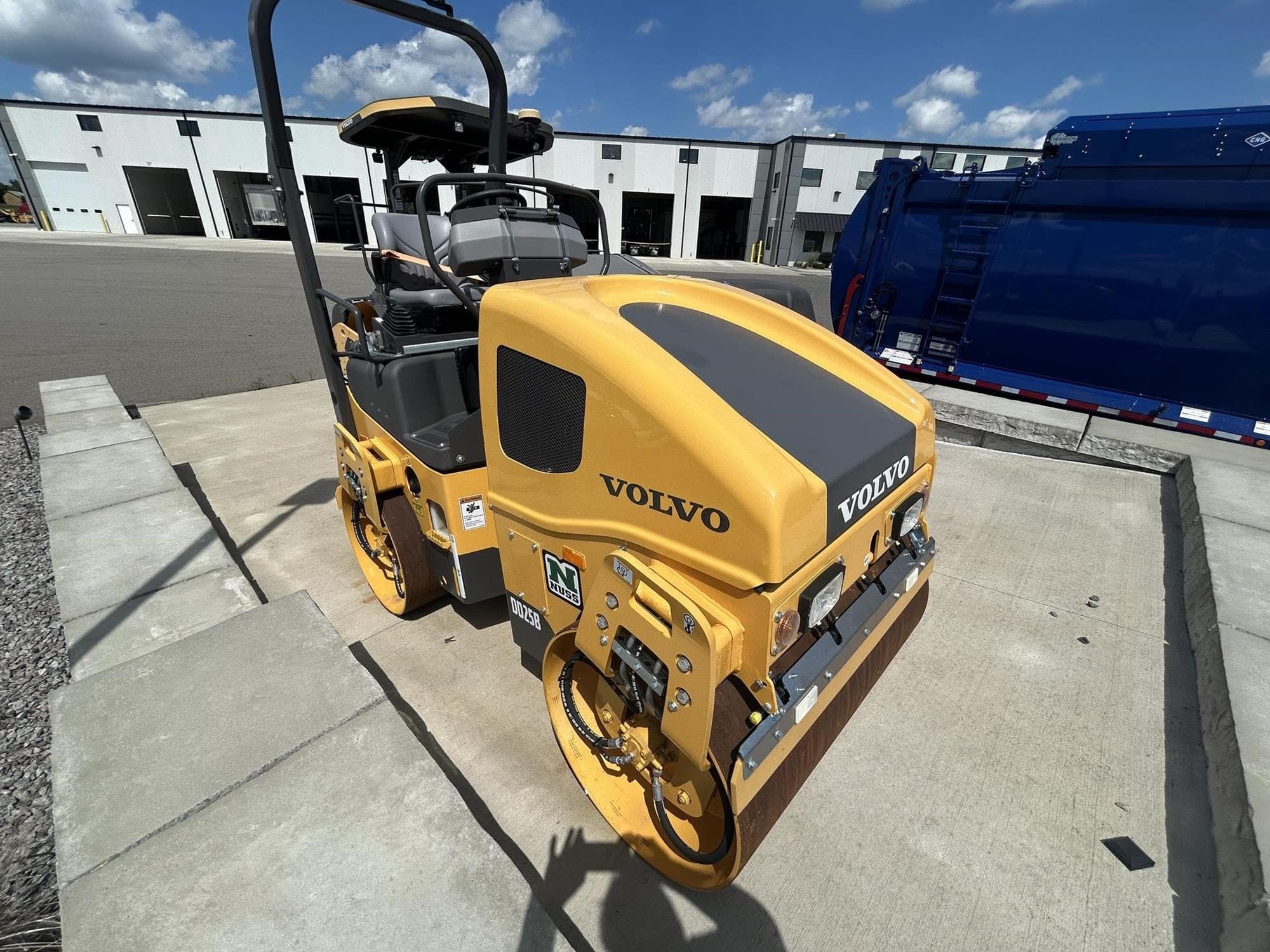 VOLVO DD25B dFVXToB.jpeg