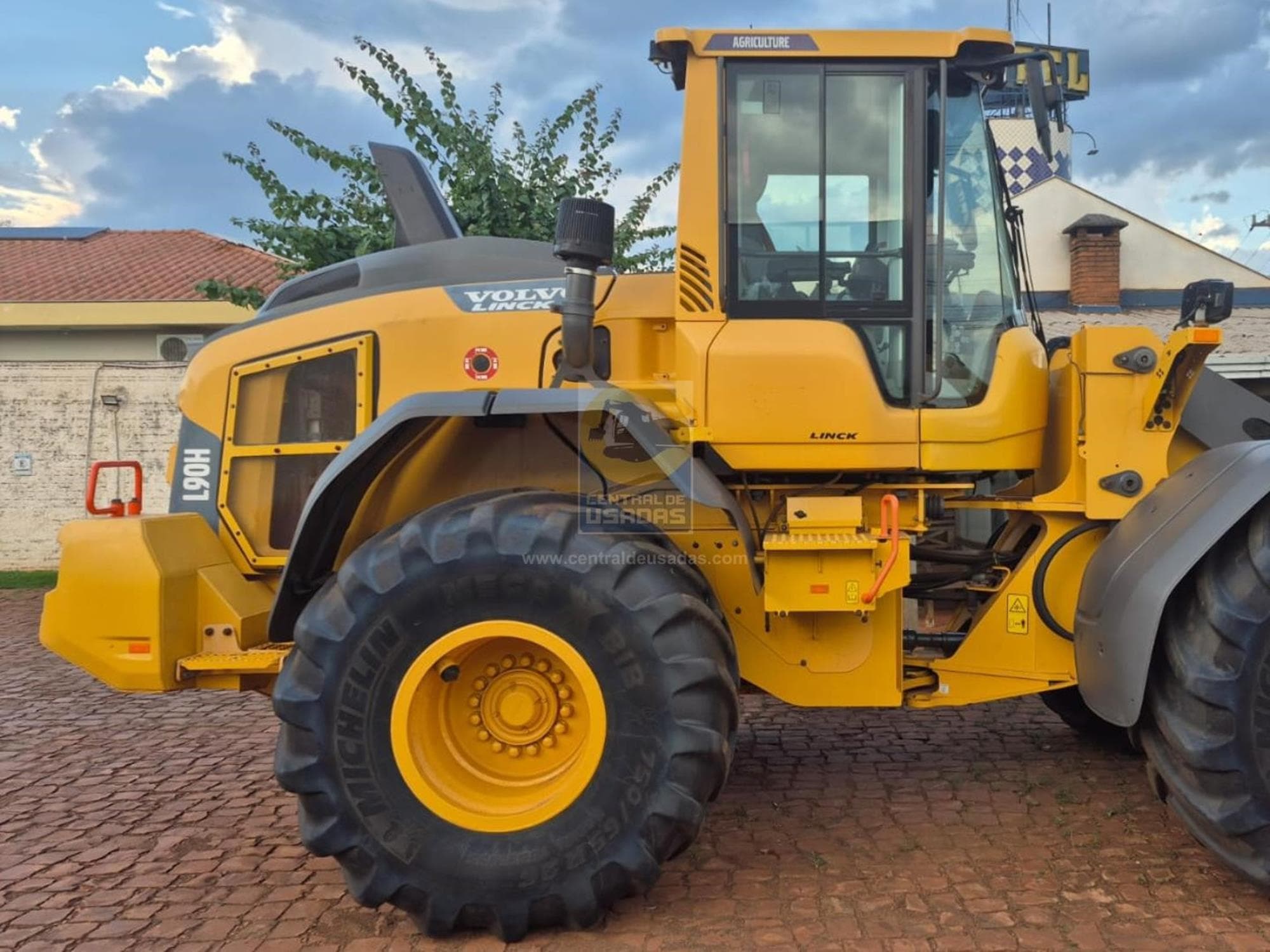 VOLVO L90H jhmX69o.jpeg