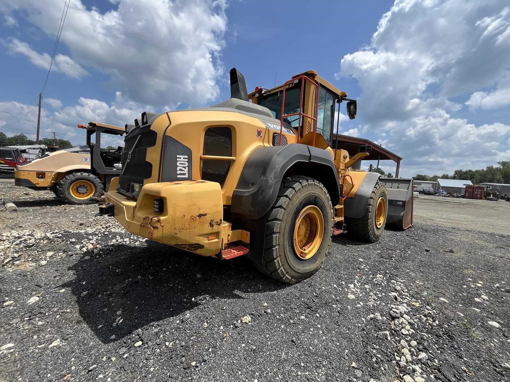 VOLVO L120H XoU4NxO.jpeg