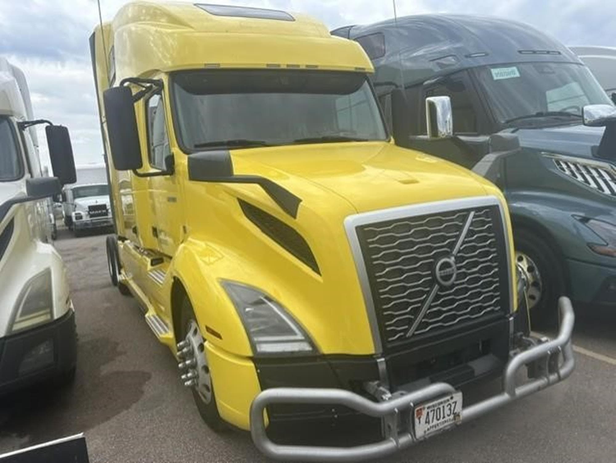 VOLVO VNL64T860 TOxzfBE.jpeg