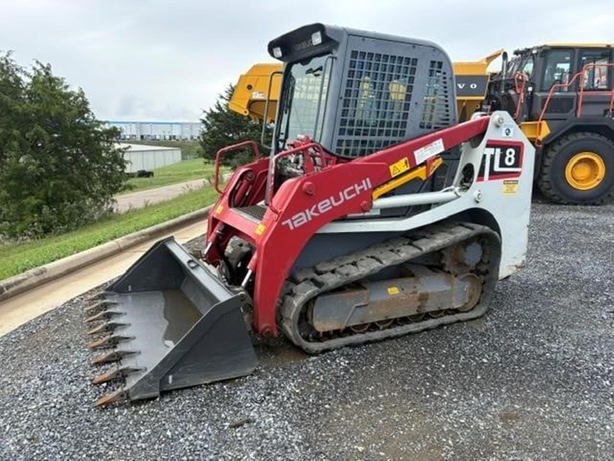 TAKEUCHI TL8 3qdwFvZ.jpeg
