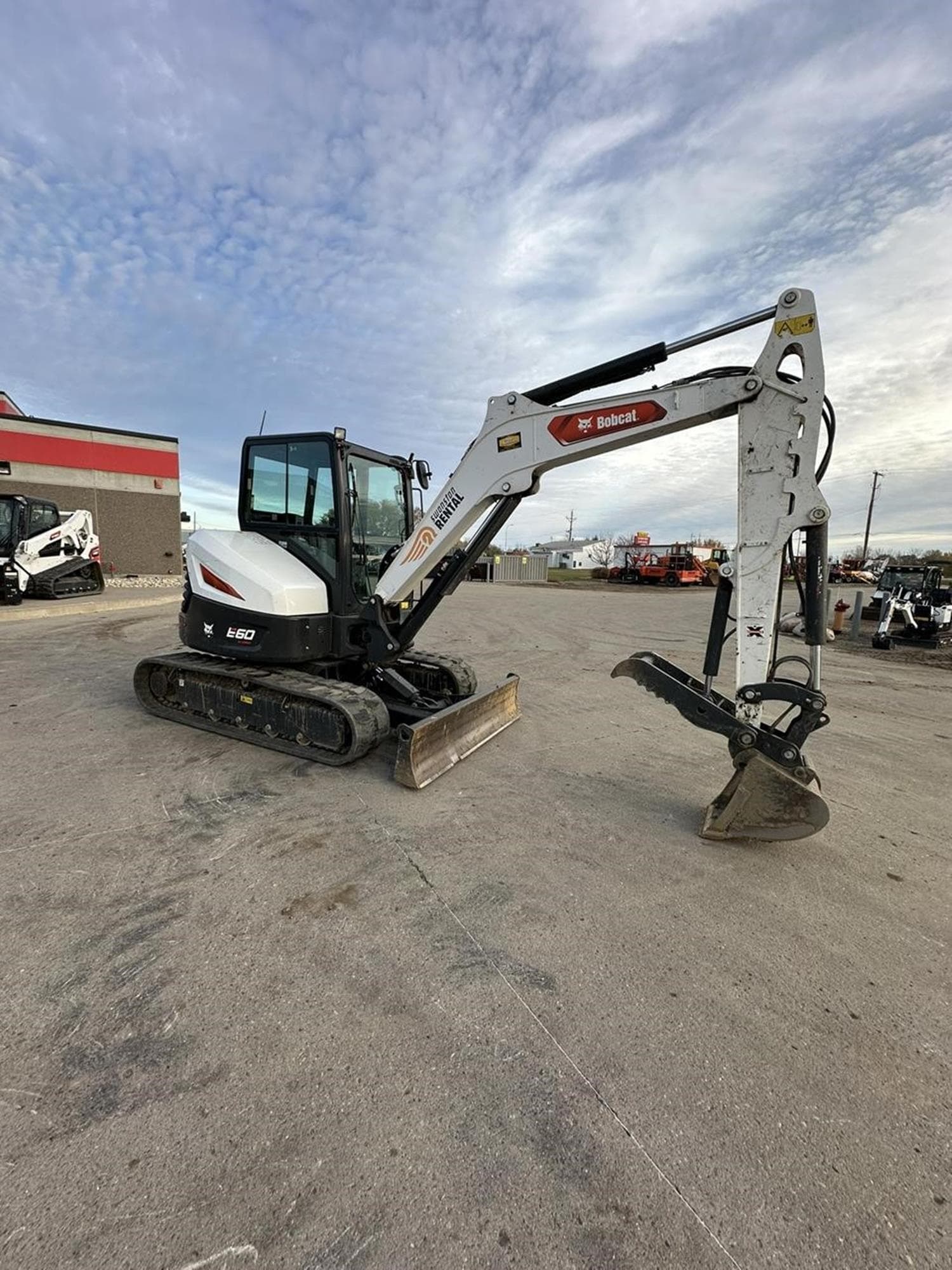 BOBCAT E60R2 7AJb1KW.jpeg